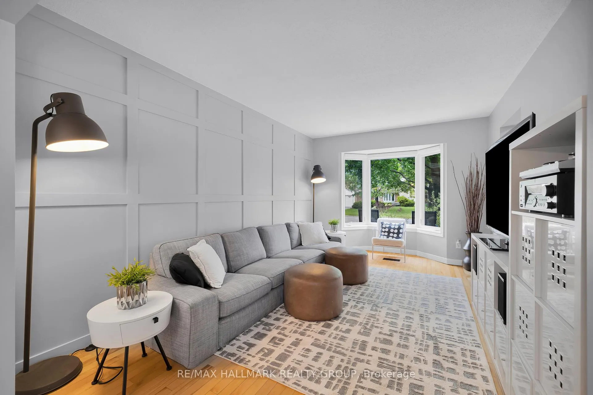 Photo 7 of 1089 Chablis Park, Ottawa, Convent Glen — HOMEH