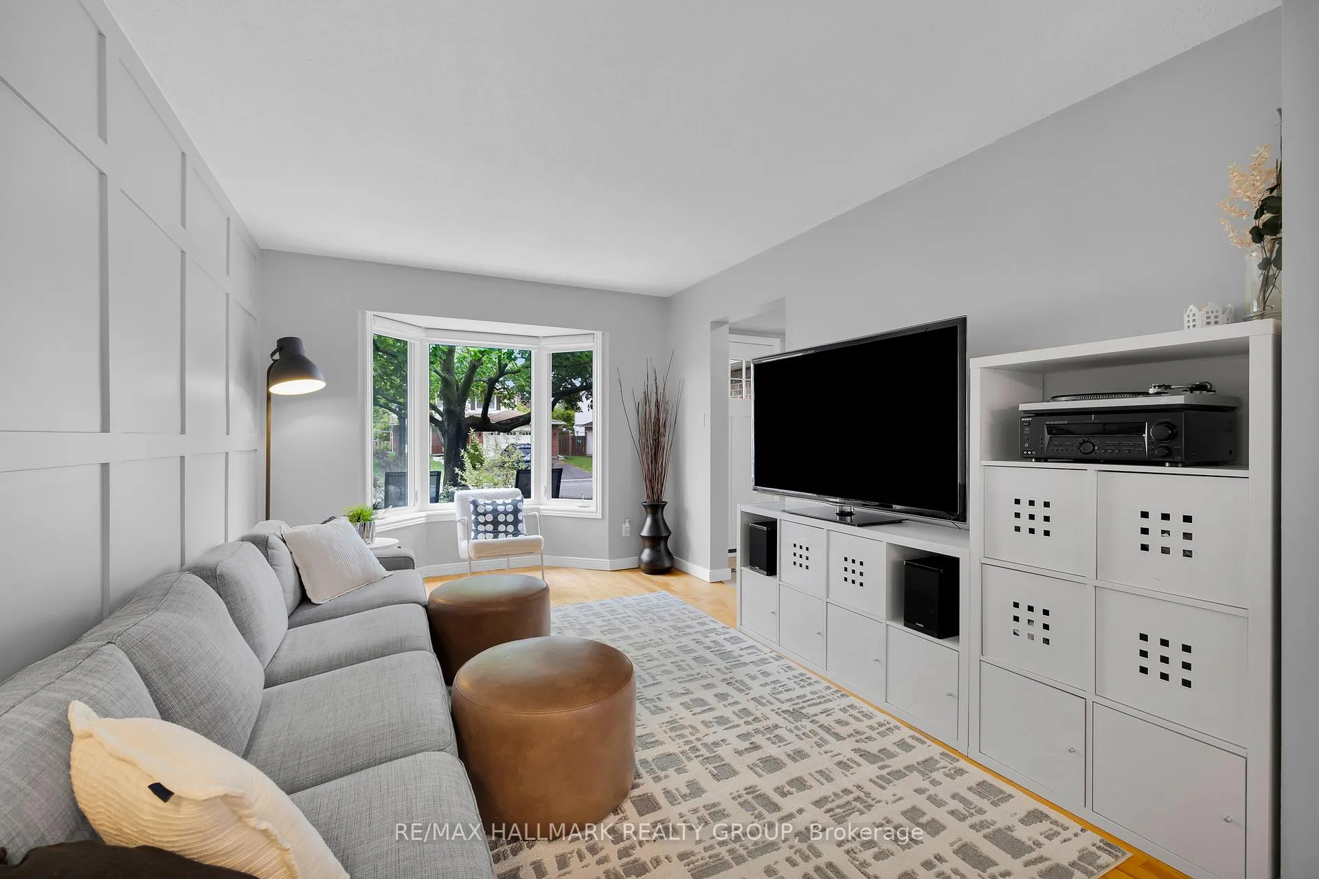 Photo 8 of 1089 Chablis Park, Ottawa, Convent Glen — HOMEH