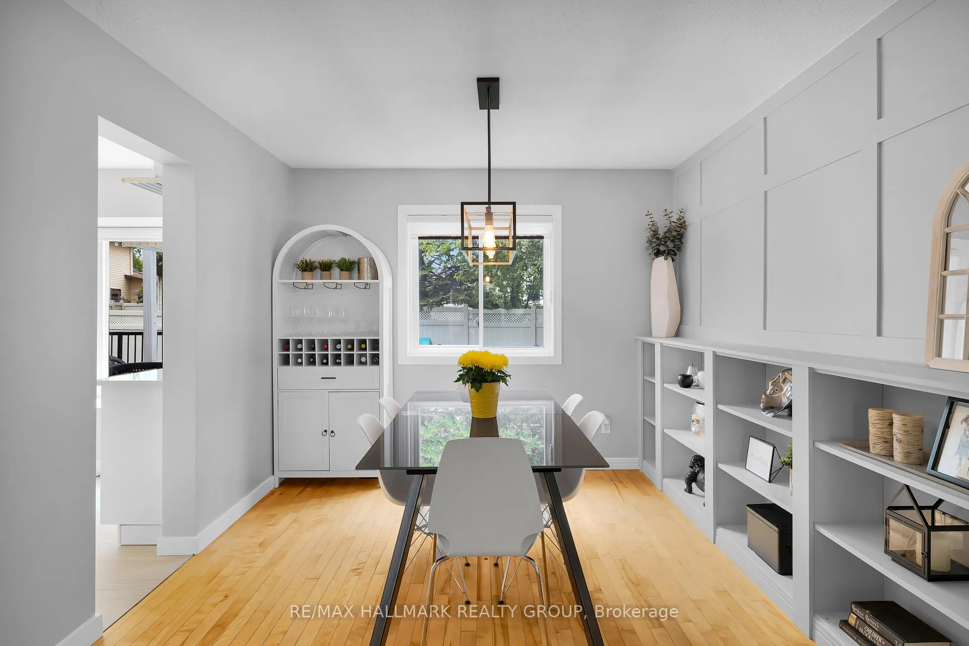 Photo 10 of 1089 Chablis Park, Ottawa, Convent Glen — HOMEH