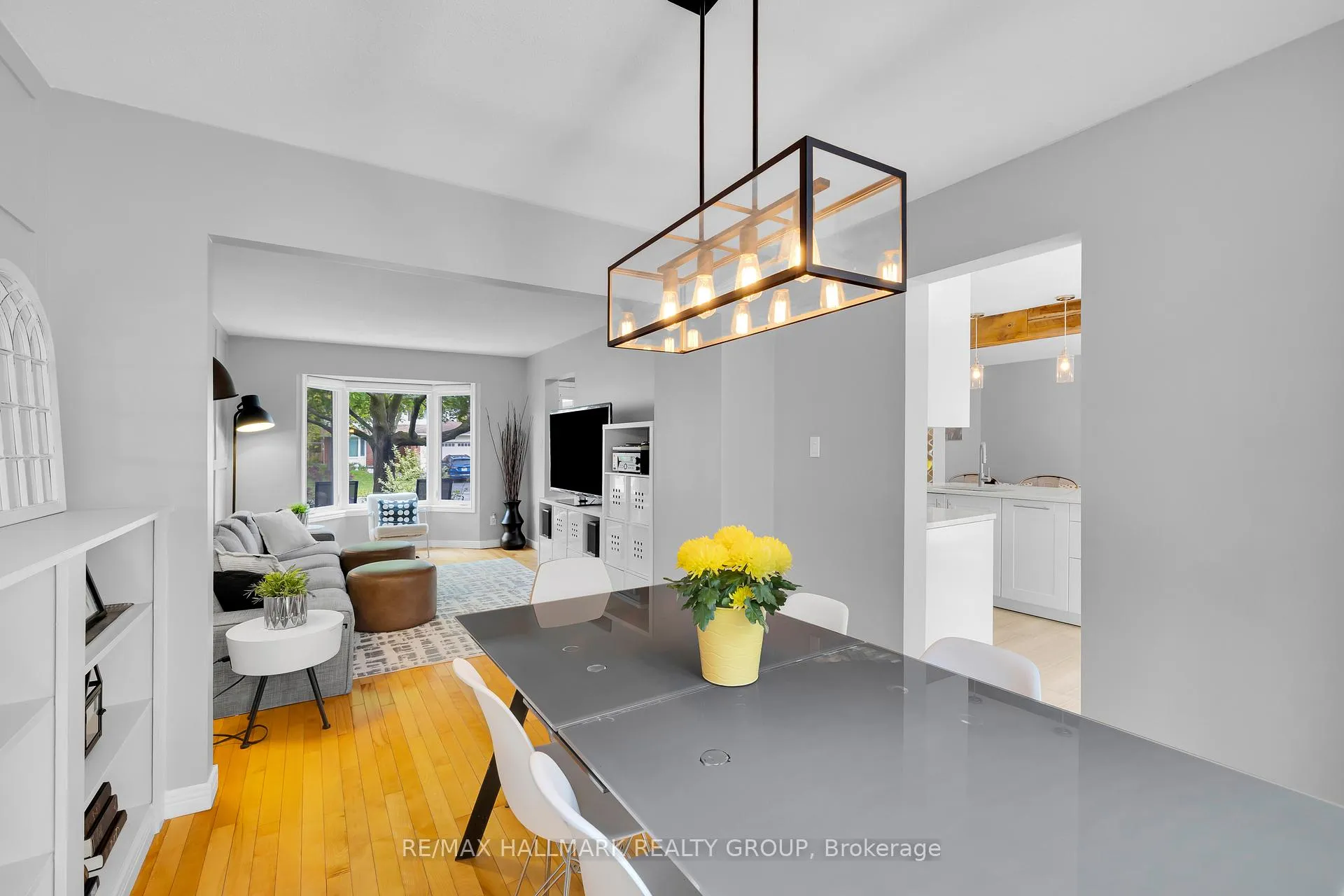 Photo 12 of 1089 Chablis Park, Ottawa, Convent Glen — HOMEH