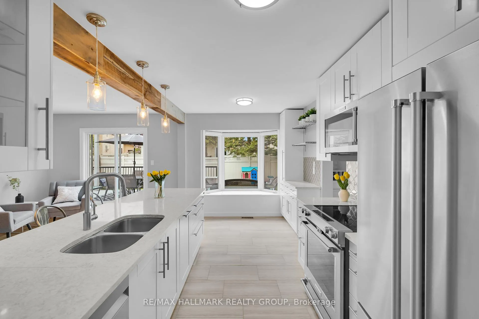 Photo 13 of 1089 Chablis Park, Ottawa, Convent Glen — HOMEH