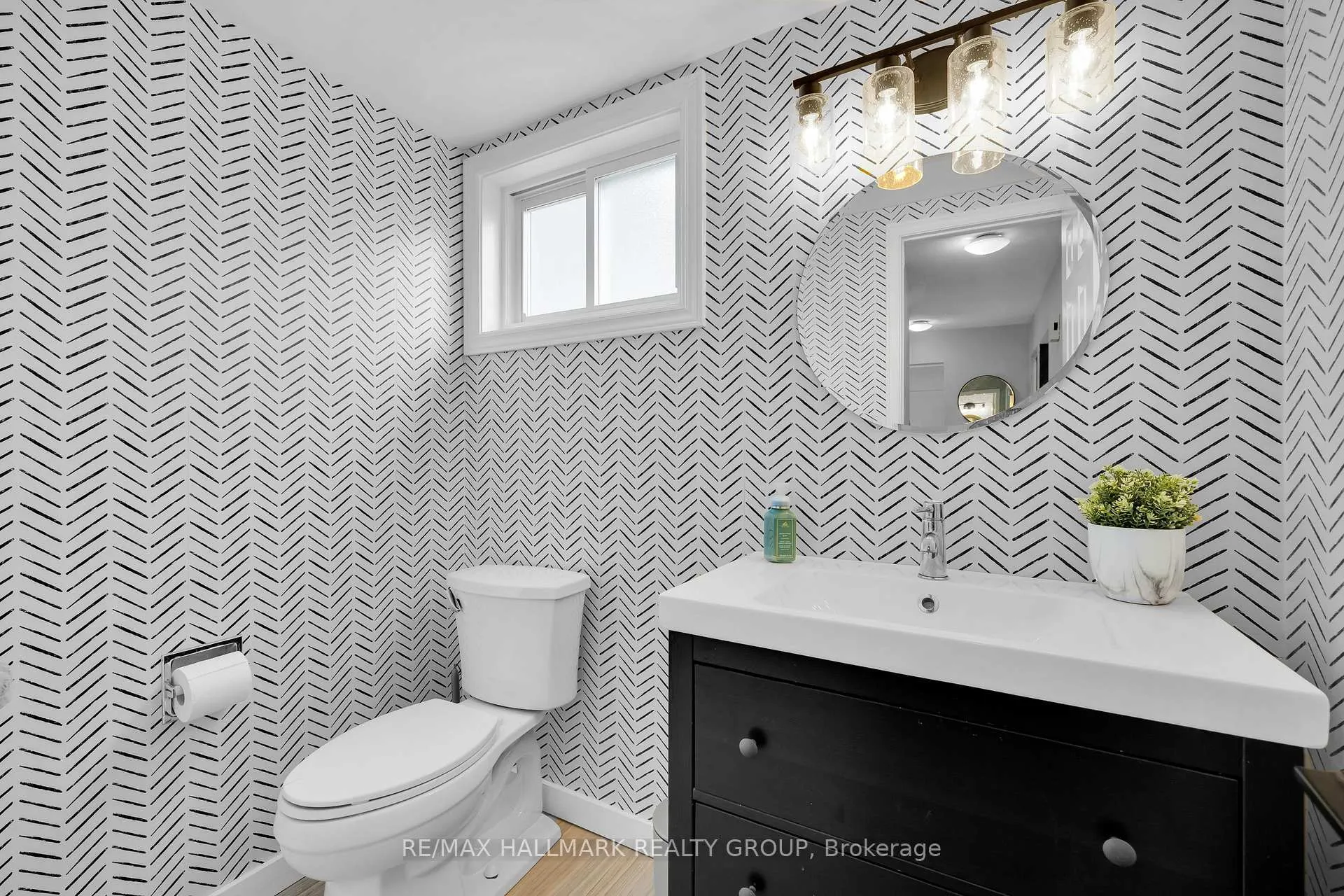 Photo 26 of 1089 Chablis Park, Ottawa, Convent Glen — HOMEH