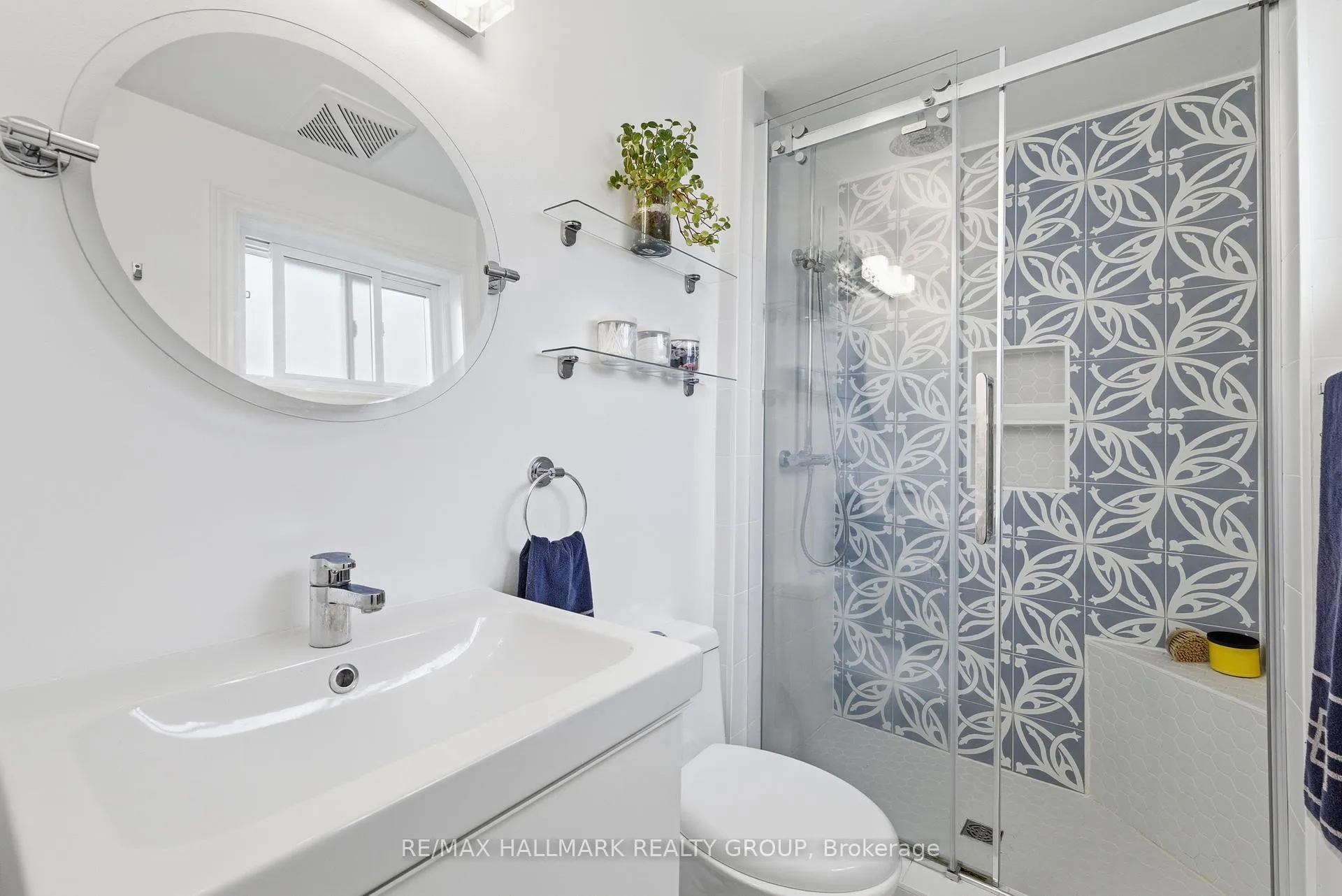 Photo 31 of 1089 Chablis Park, Ottawa, Convent Glen — HOMEH