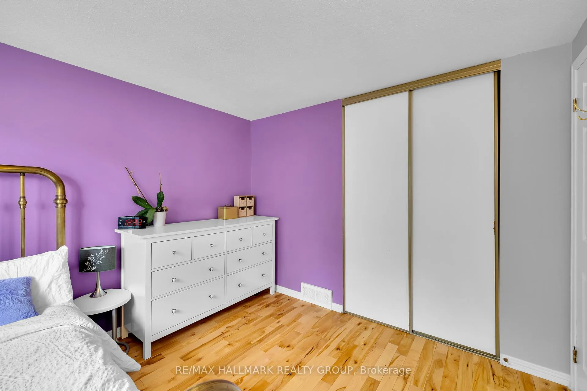 Photo 35 of 1089 Chablis Park, Ottawa, Convent Glen — HOMEH
