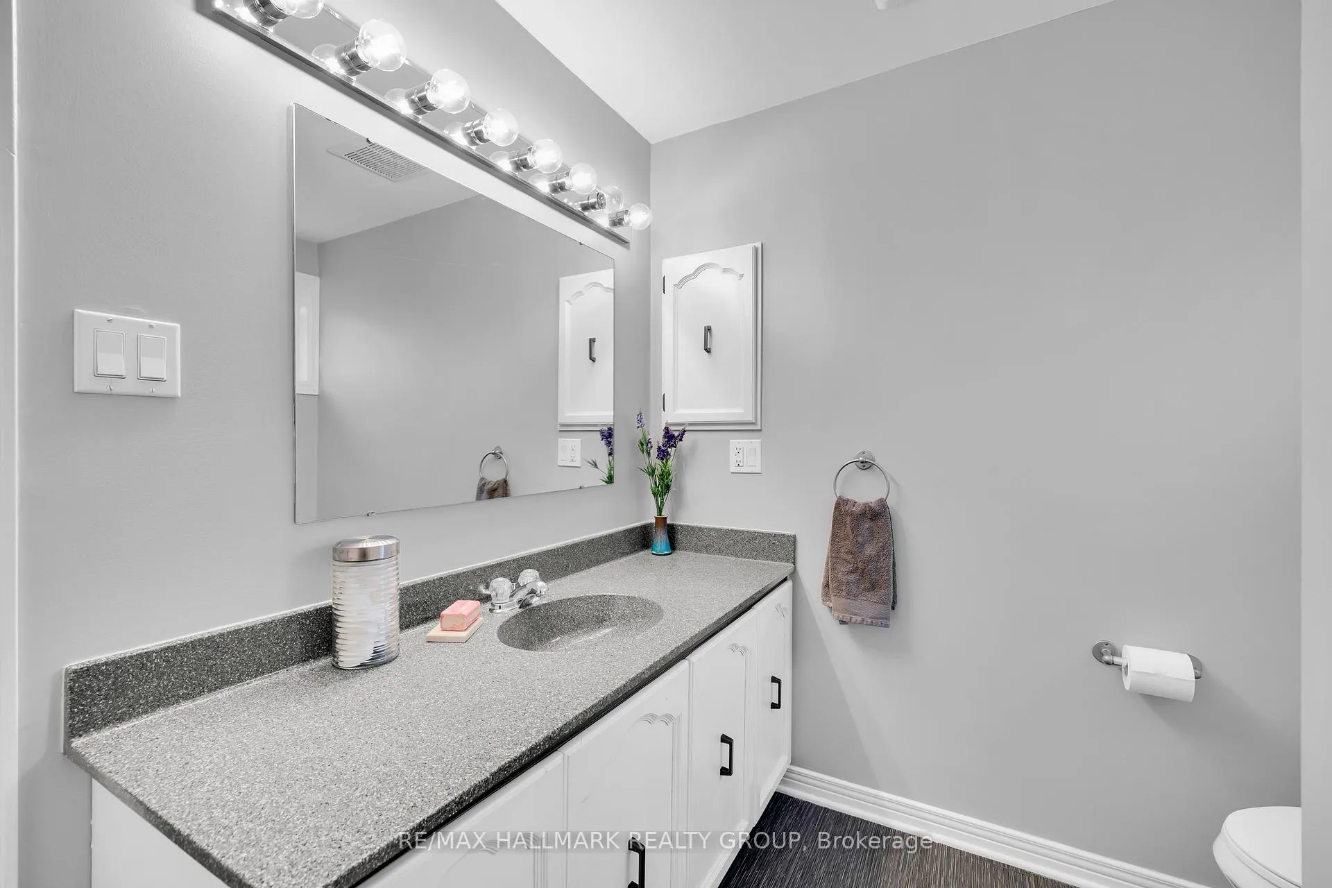 Photo 37 of 1089 Chablis Park, Ottawa, Convent Glen — HOMEH