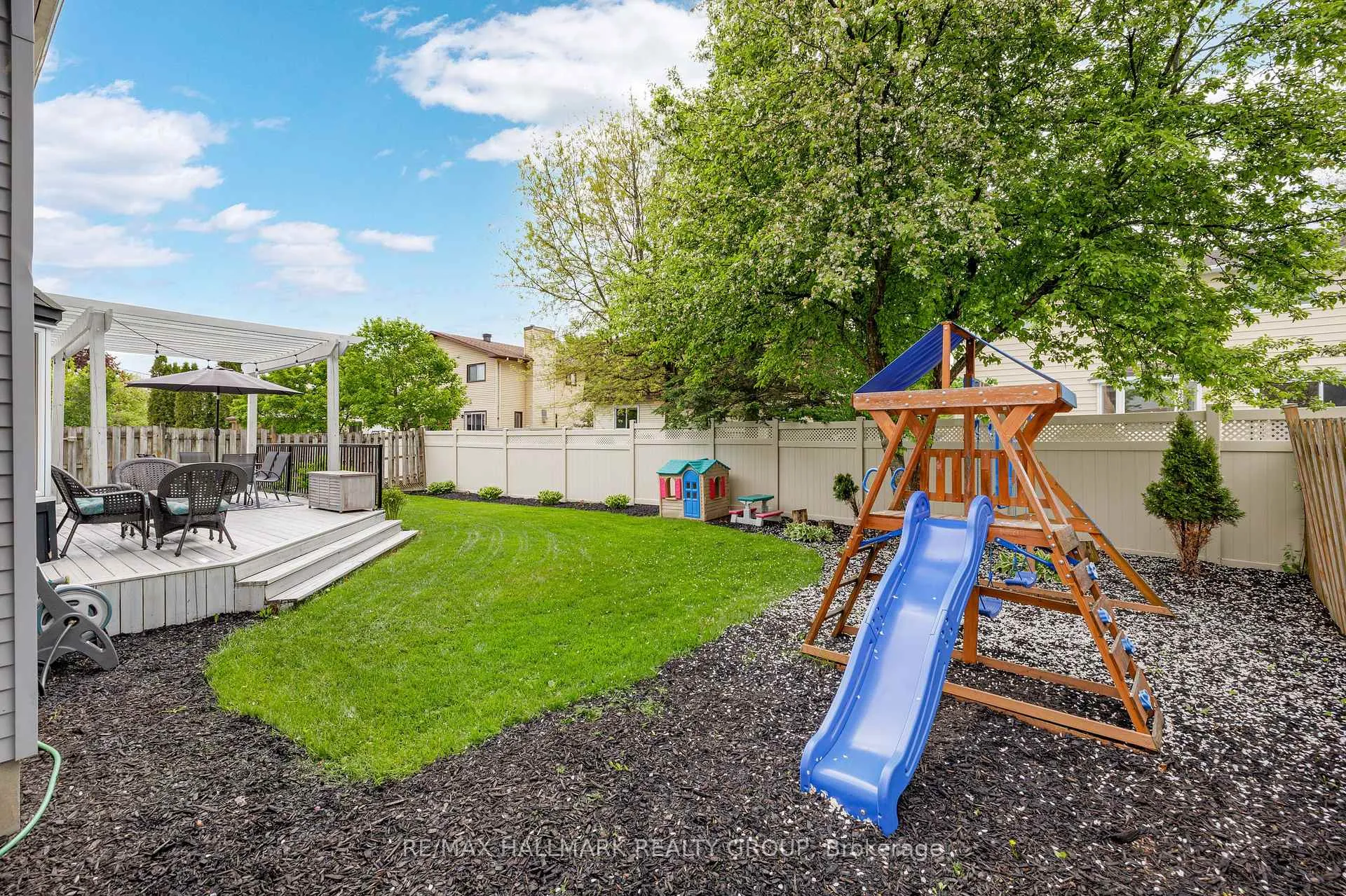 Photo 44 of 1089 Chablis Park, Ottawa, Convent Glen — HOMEH