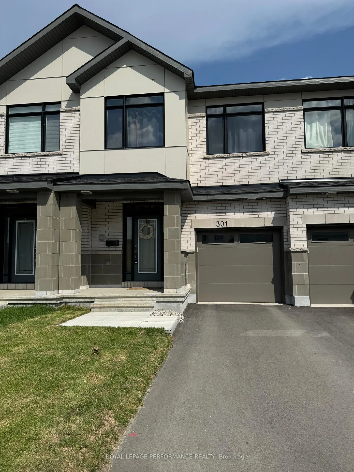 Photo 1 of 301 Monticello Avenue, Ottawa, Kanata - Emerald Meadows/Trailwest — HOMEH
