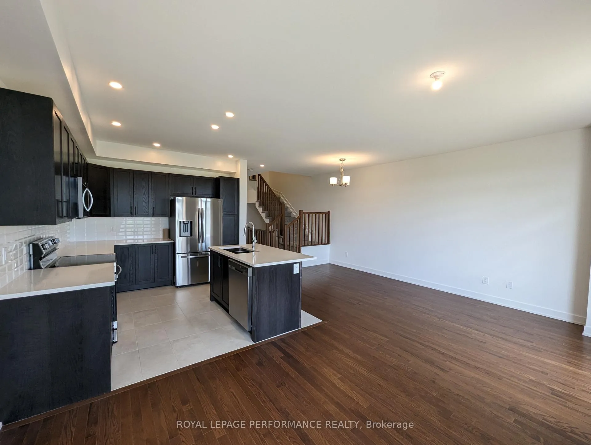 Photo 9 of 301 Monticello Avenue, Ottawa, Kanata - Emerald Meadows/Trailwest — HOMEH