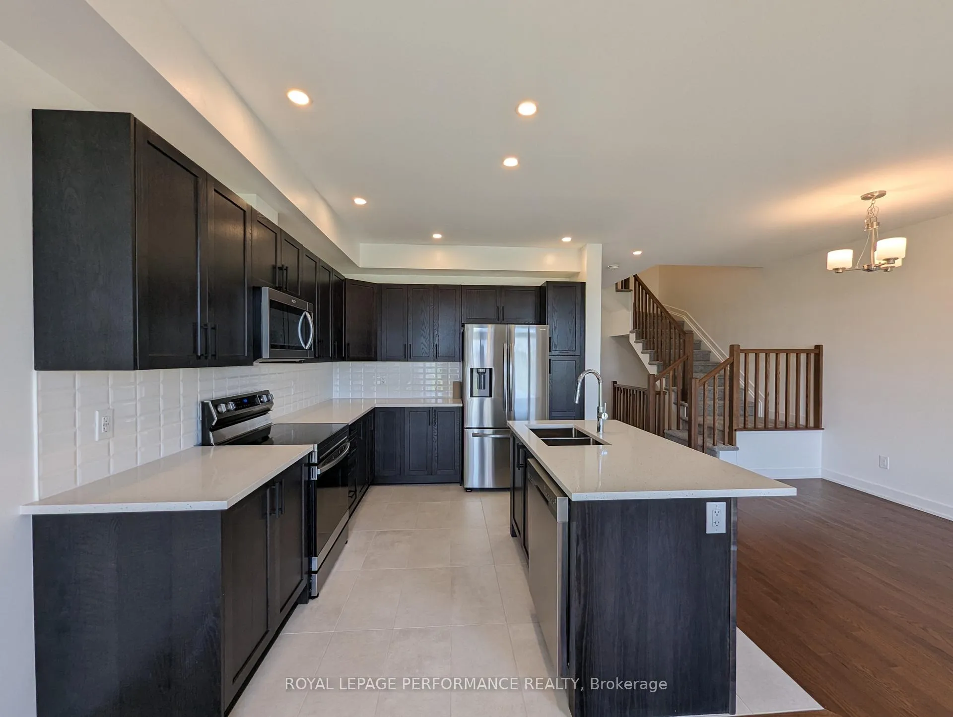 Photo 10 of 301 Monticello Avenue, Ottawa, Kanata - Emerald Meadows/Trailwest — HOMEH