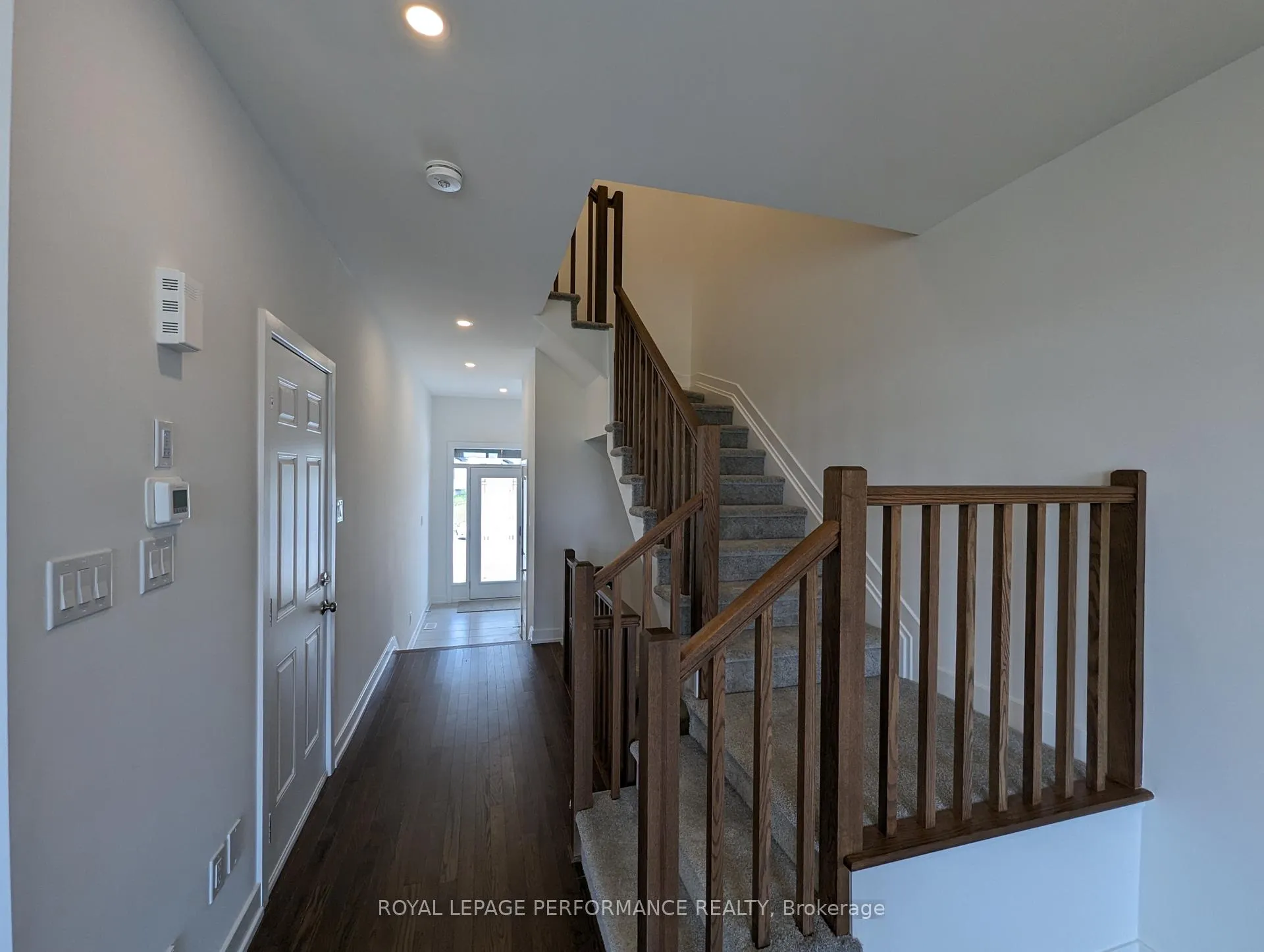 Photo 12 of 301 Monticello Avenue, Ottawa, Kanata - Emerald Meadows/Trailwest — HOMEH