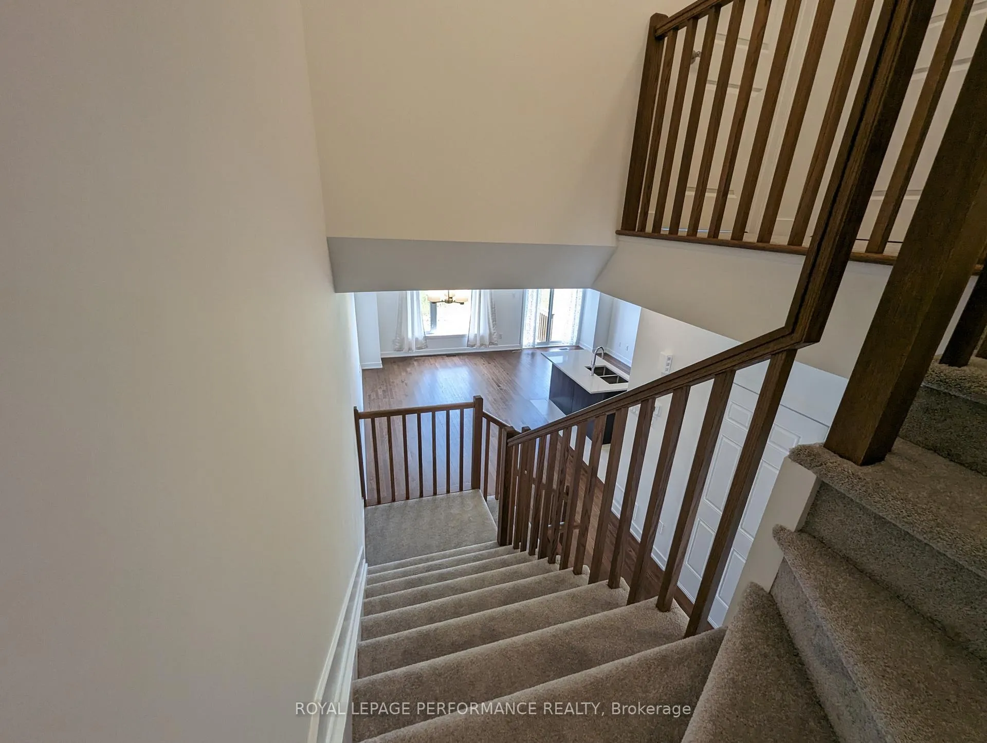 Photo 13 of 301 Monticello Avenue, Ottawa, Kanata - Emerald Meadows/Trailwest — HOMEH