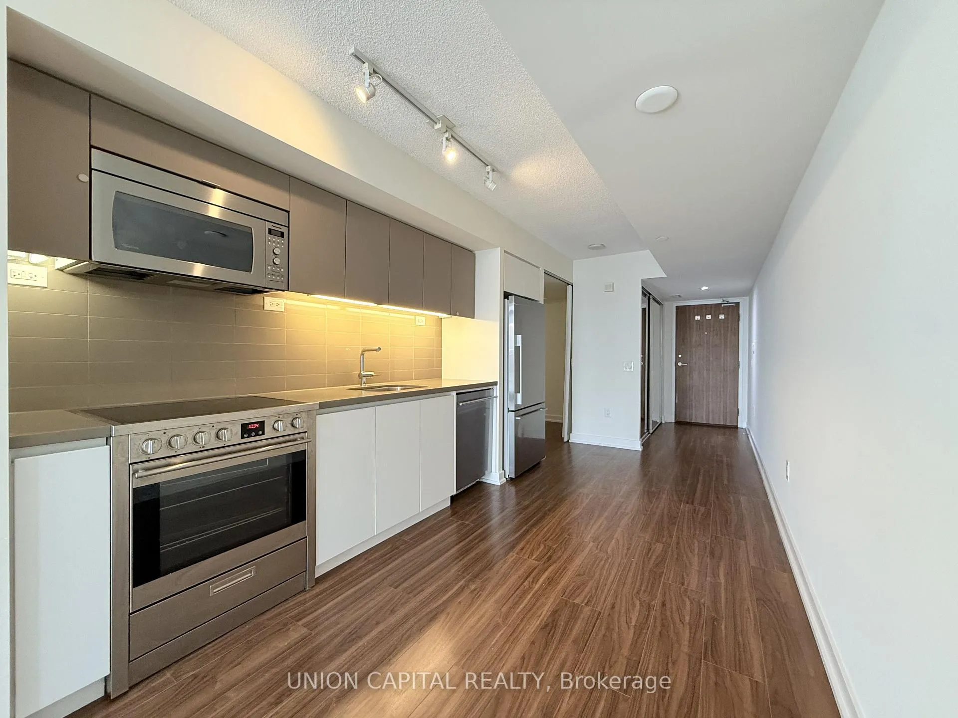 Photo 6 of Unit 1502, 85 Queens Wharf Road, Toronto, Waterfront Communities — HOMEH