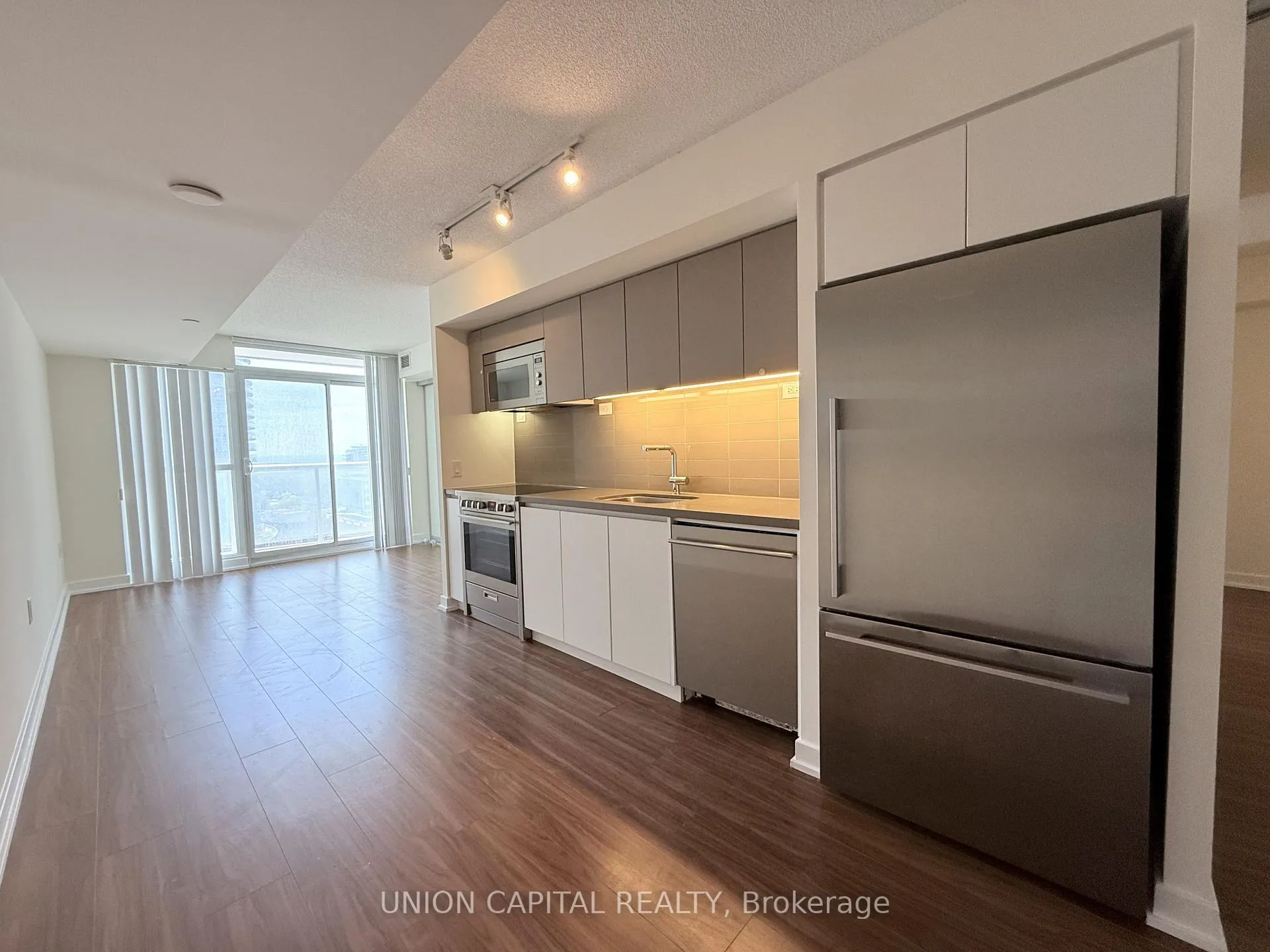 Photo 7 of Unit 1502, 85 Queens Wharf Road, Toronto, Waterfront Communities — HOMEH