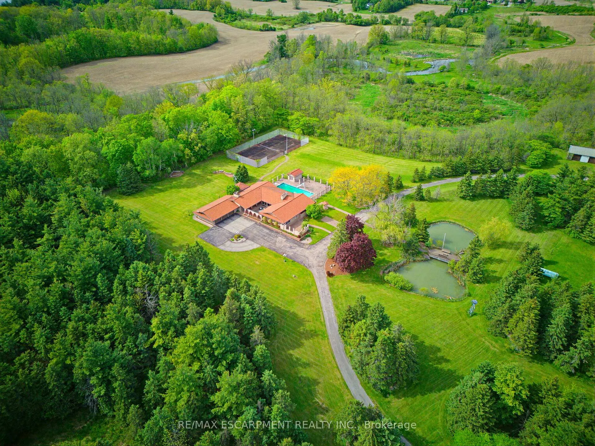 Photo 2 of 4274 Highway 56, Hamilton, Rural Glanbrook — HOMEH