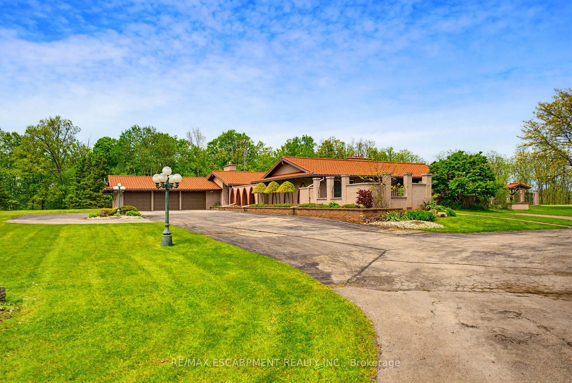 Photo 3 of 4274 Highway 56, Hamilton, Rural Glanbrook — HOMEH