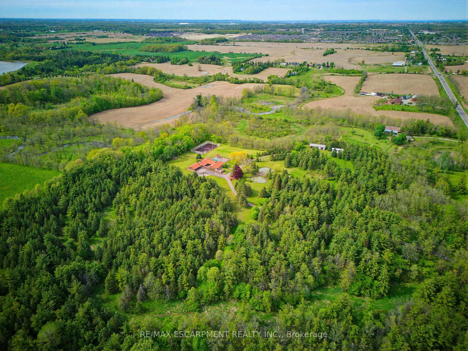 Photo 5 of 4274 Highway 56, Hamilton, Rural Glanbrook — HOMEH