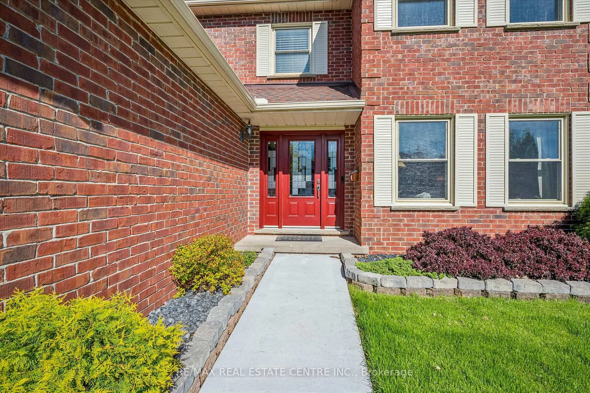 Photo 4 of 40 Beasley Crescent, Waterloo — HOMEH