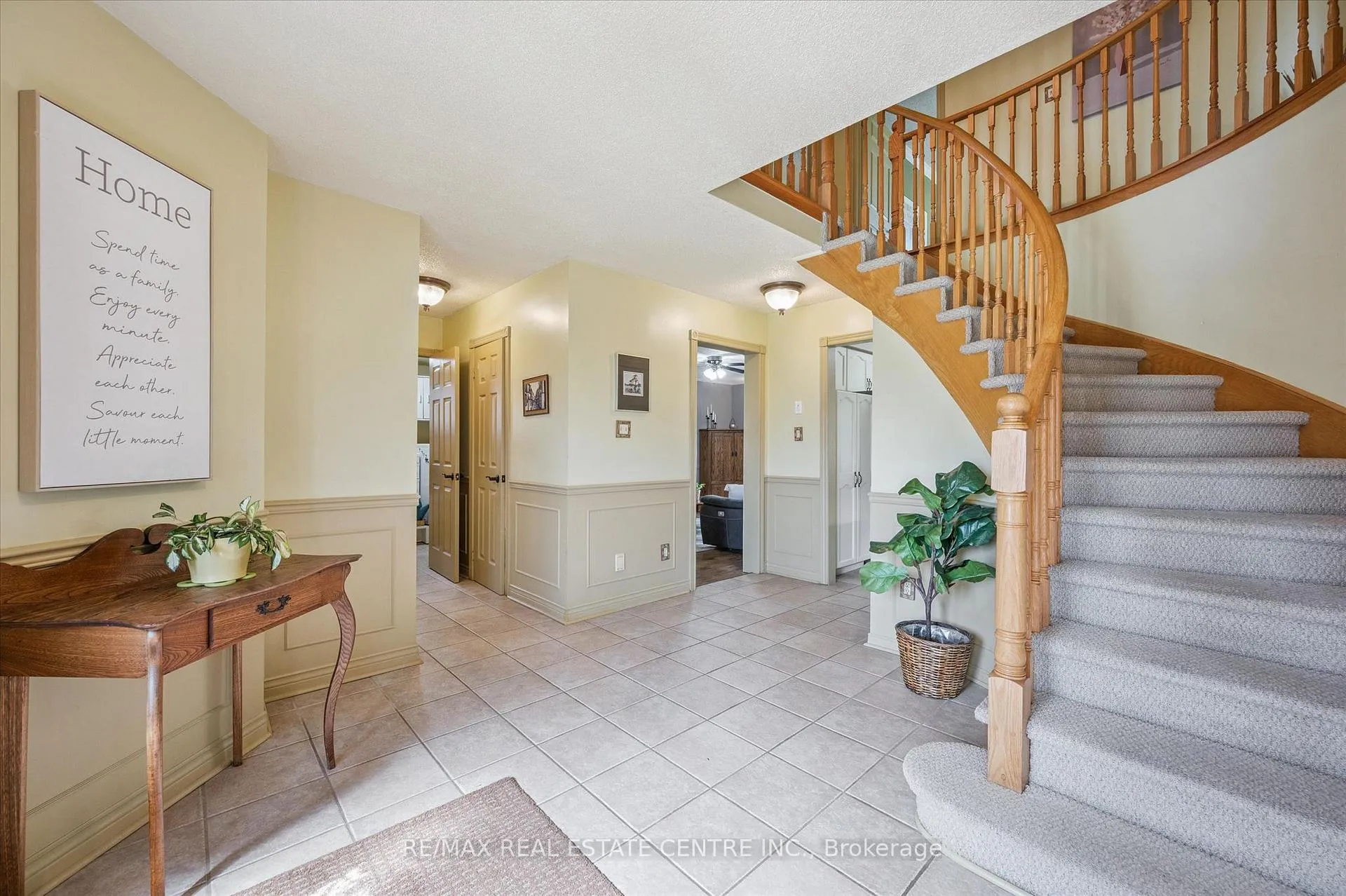 Photo 6 of 40 Beasley Crescent, Waterloo — HOMEH
