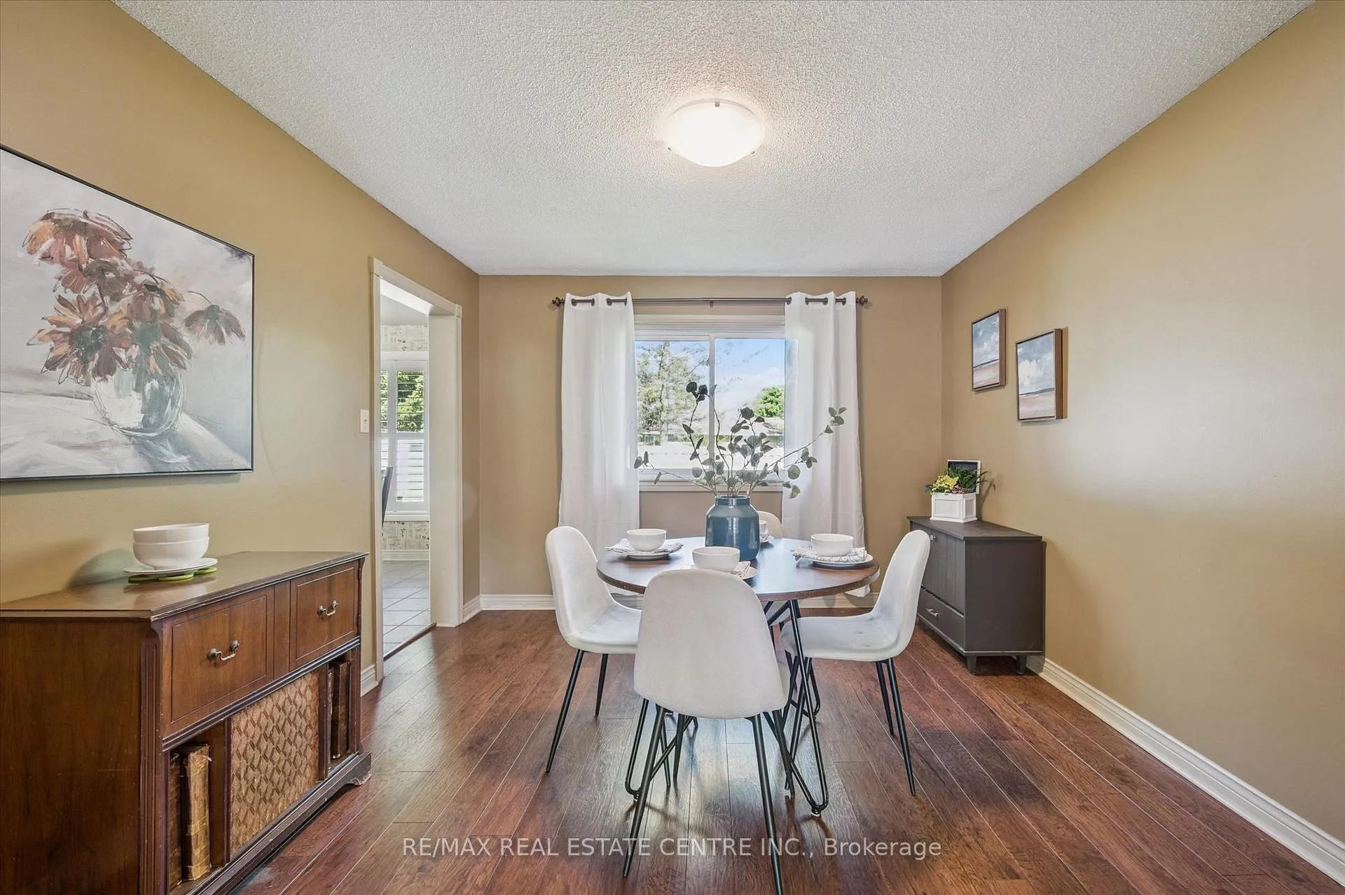 Photo 18 of 40 Beasley Crescent, Waterloo — HOMEH