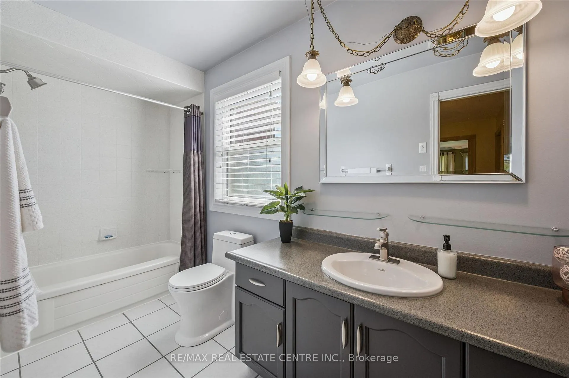 Photo 24 of 40 Beasley Crescent, Waterloo — HOMEH