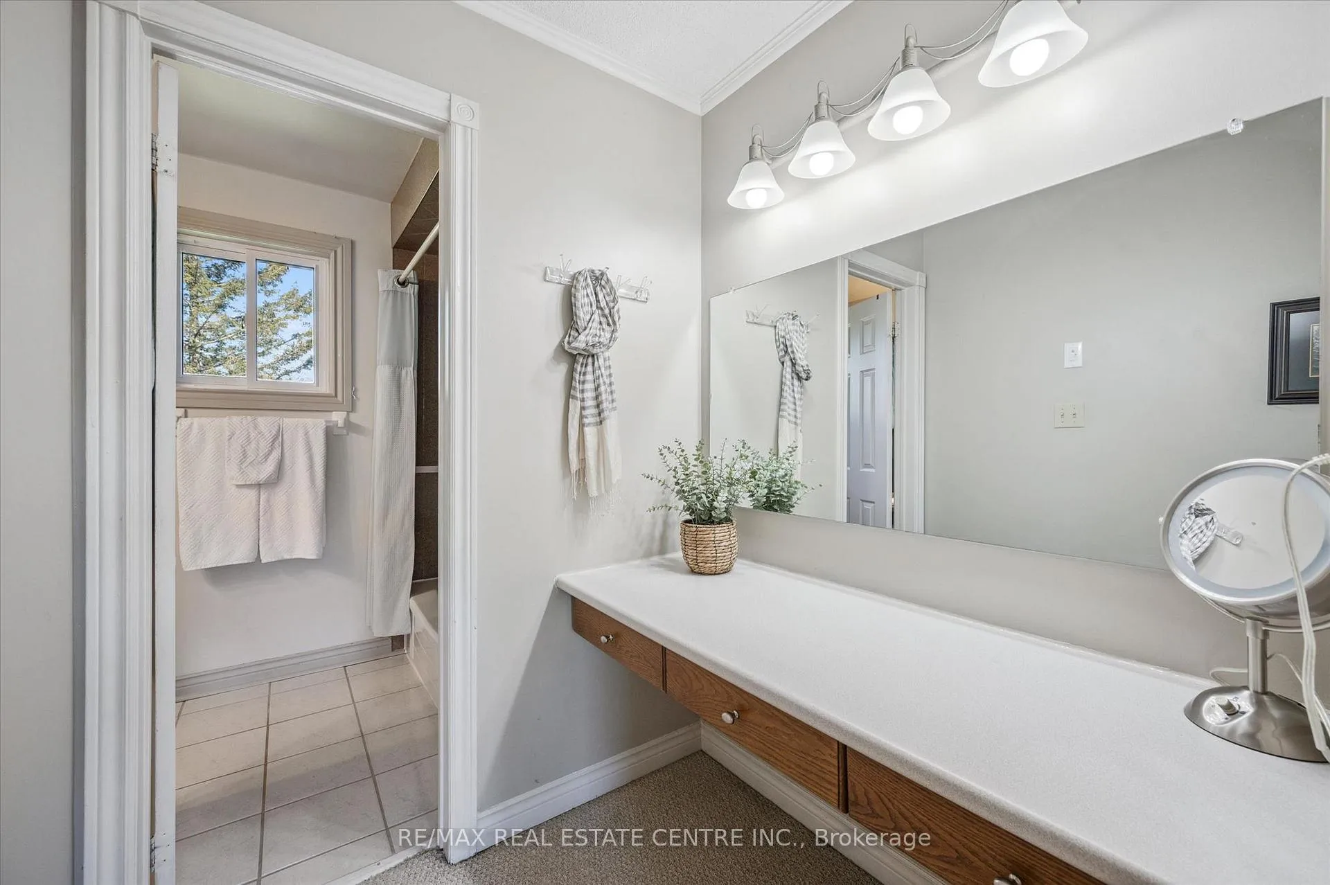 Photo 28 of 40 Beasley Crescent, Waterloo — HOMEH