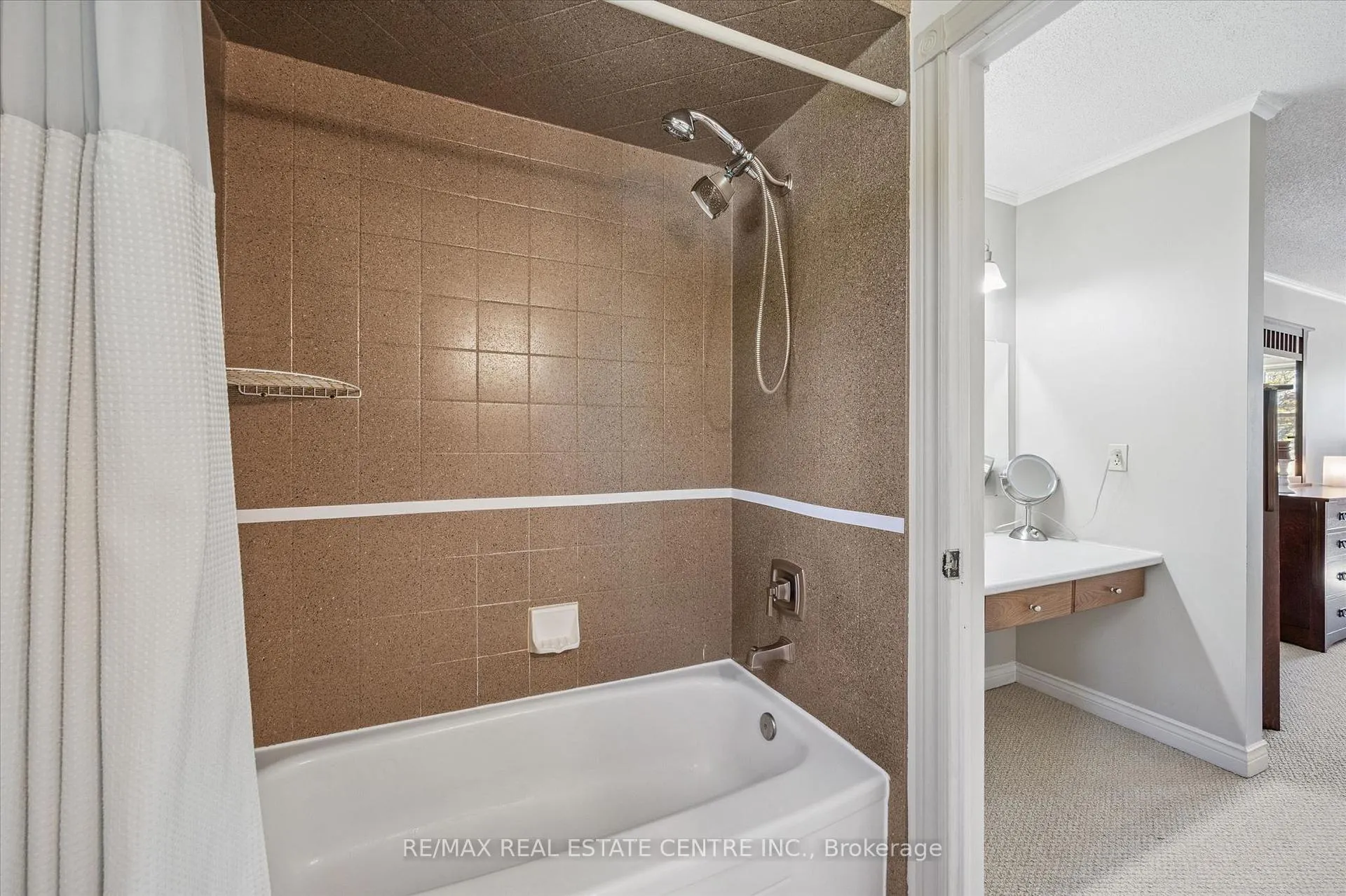 Photo 30 of 40 Beasley Crescent, Waterloo — HOMEH