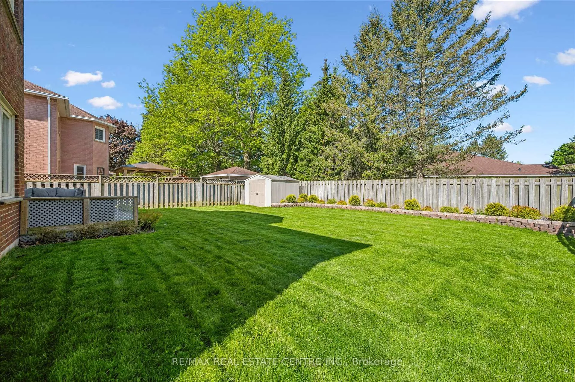 Photo 37 of 40 Beasley Crescent, Waterloo — HOMEH