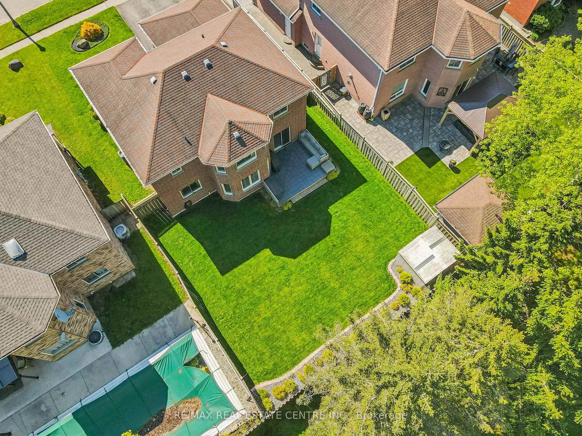 Photo 41 of 40 Beasley Crescent, Waterloo — HOMEH