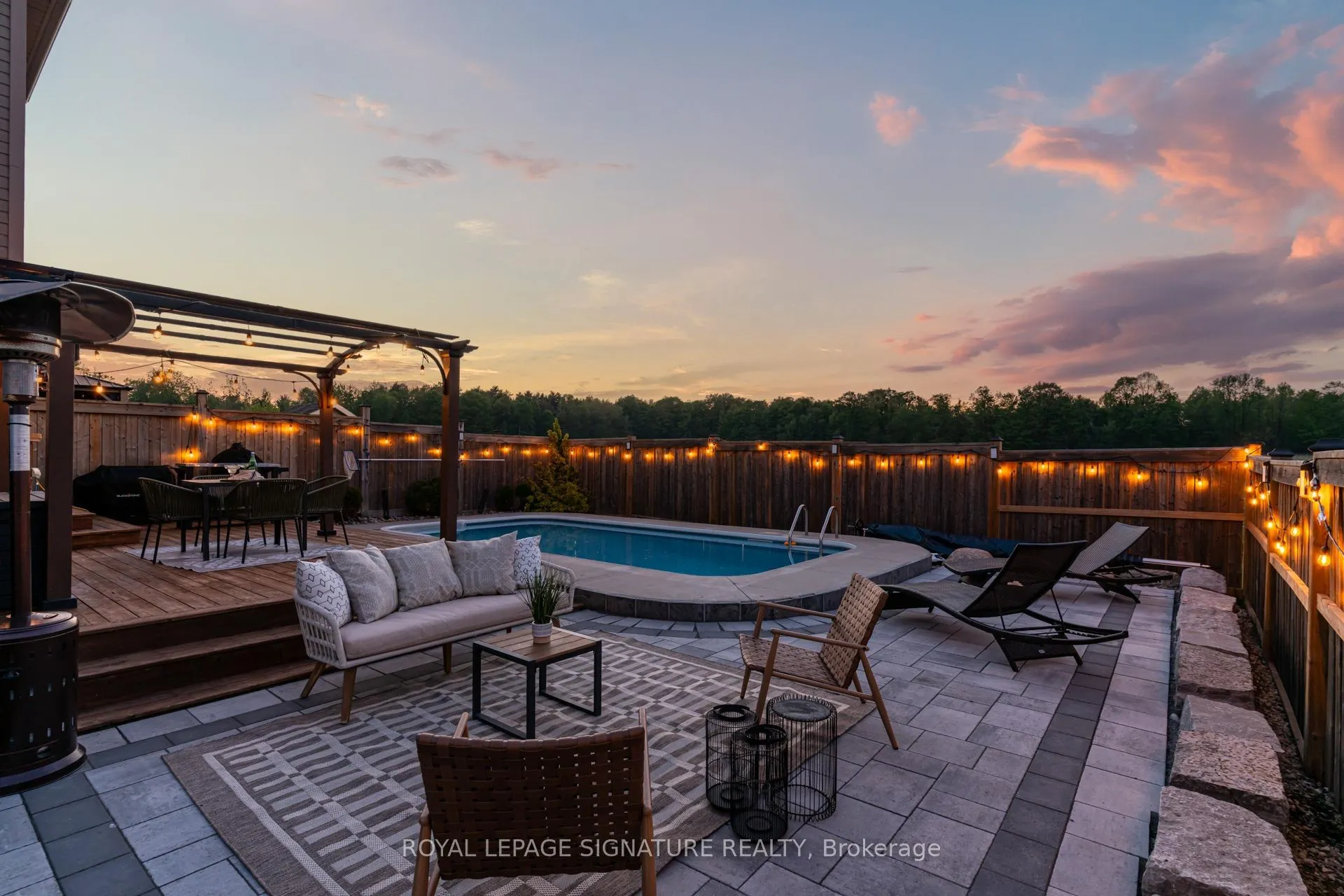 Photo 2 of 60 Ross Wright Avenue, Clarington, Bowmanville — HOMEH