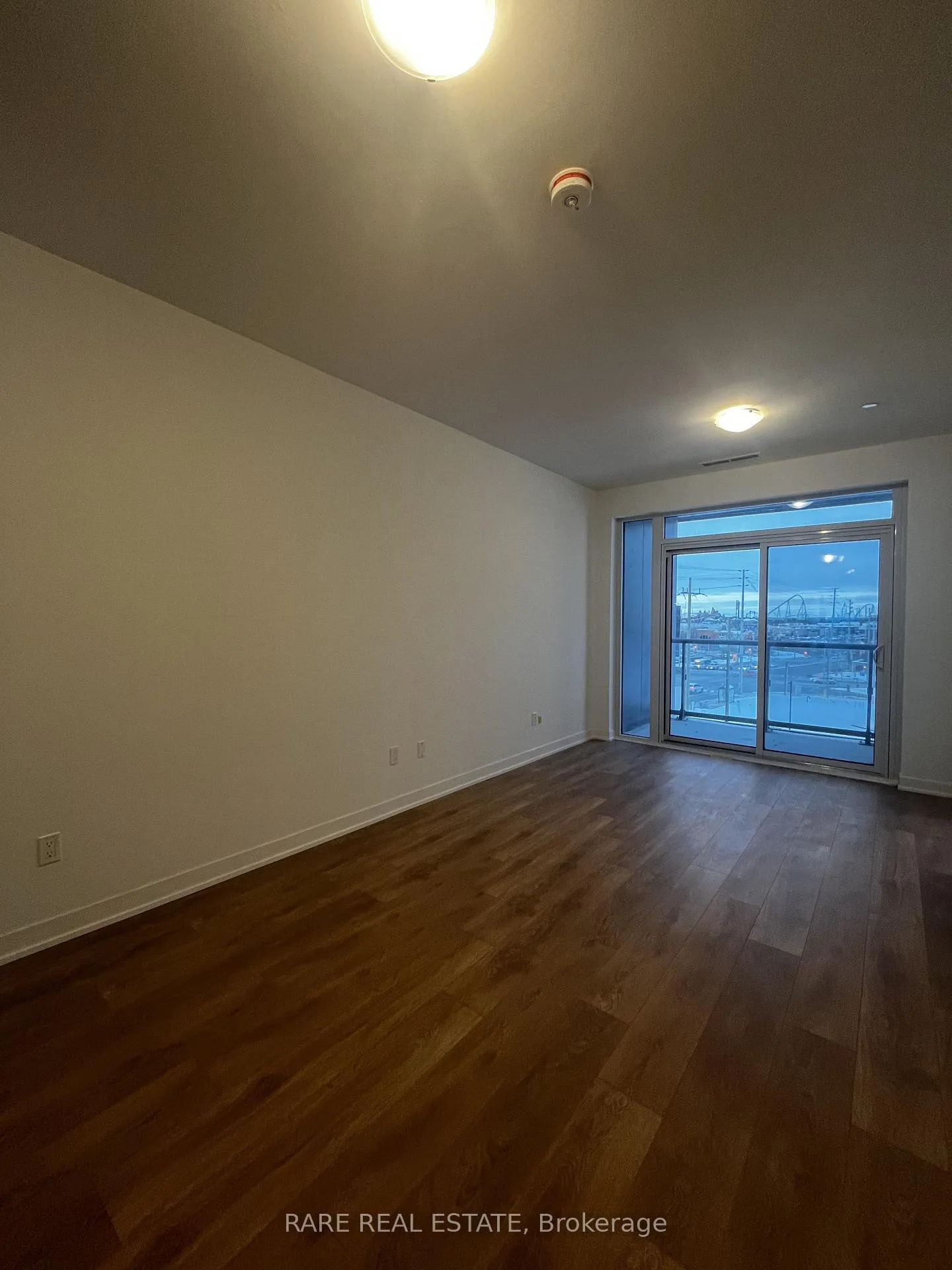 Photo 3 of Unit 437, 498 Caldari Road, Vaughan, Concord — HOMEH