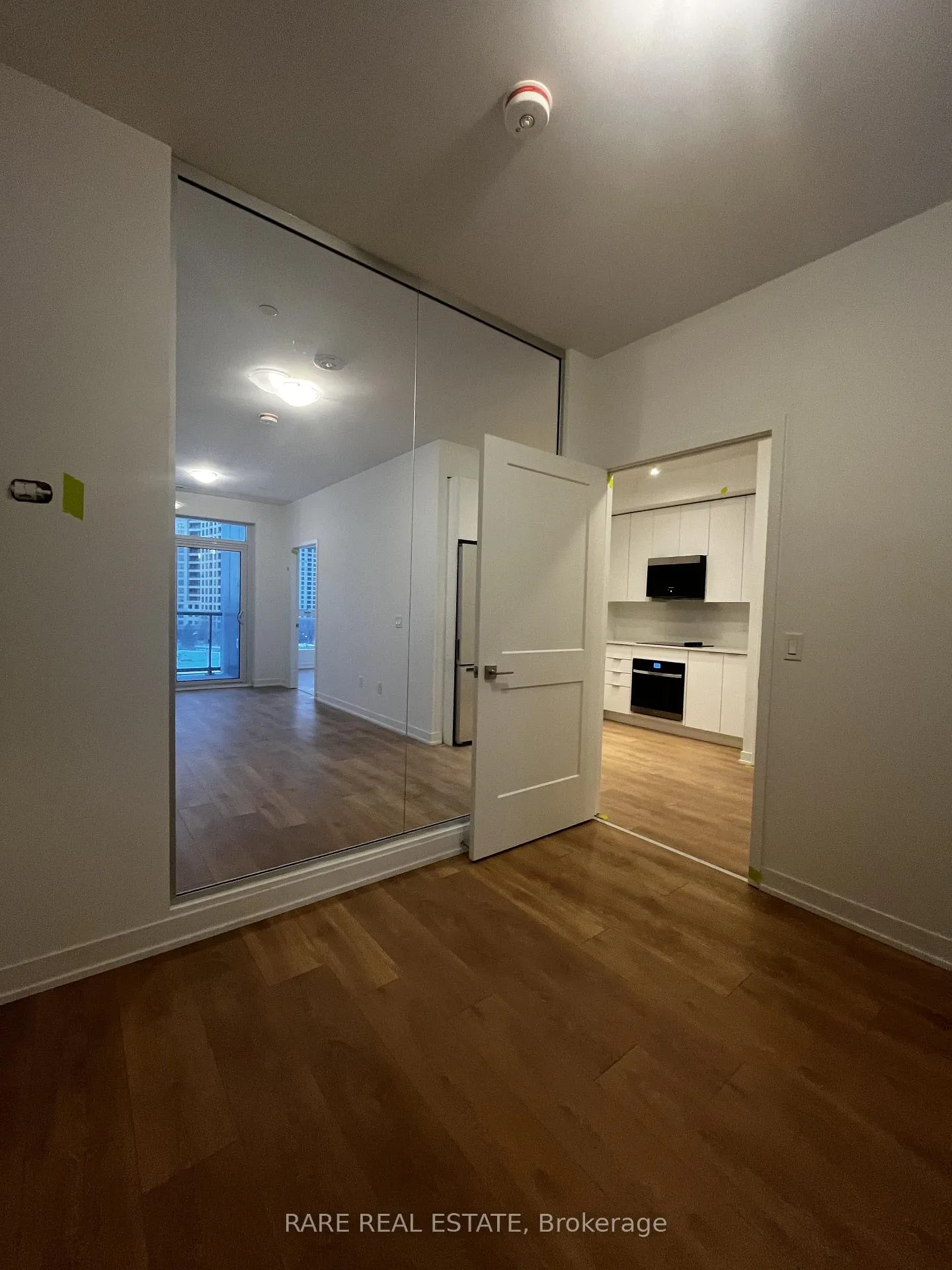 Photo 5 of Unit 437, 498 Caldari Road, Vaughan, Concord — HOMEH