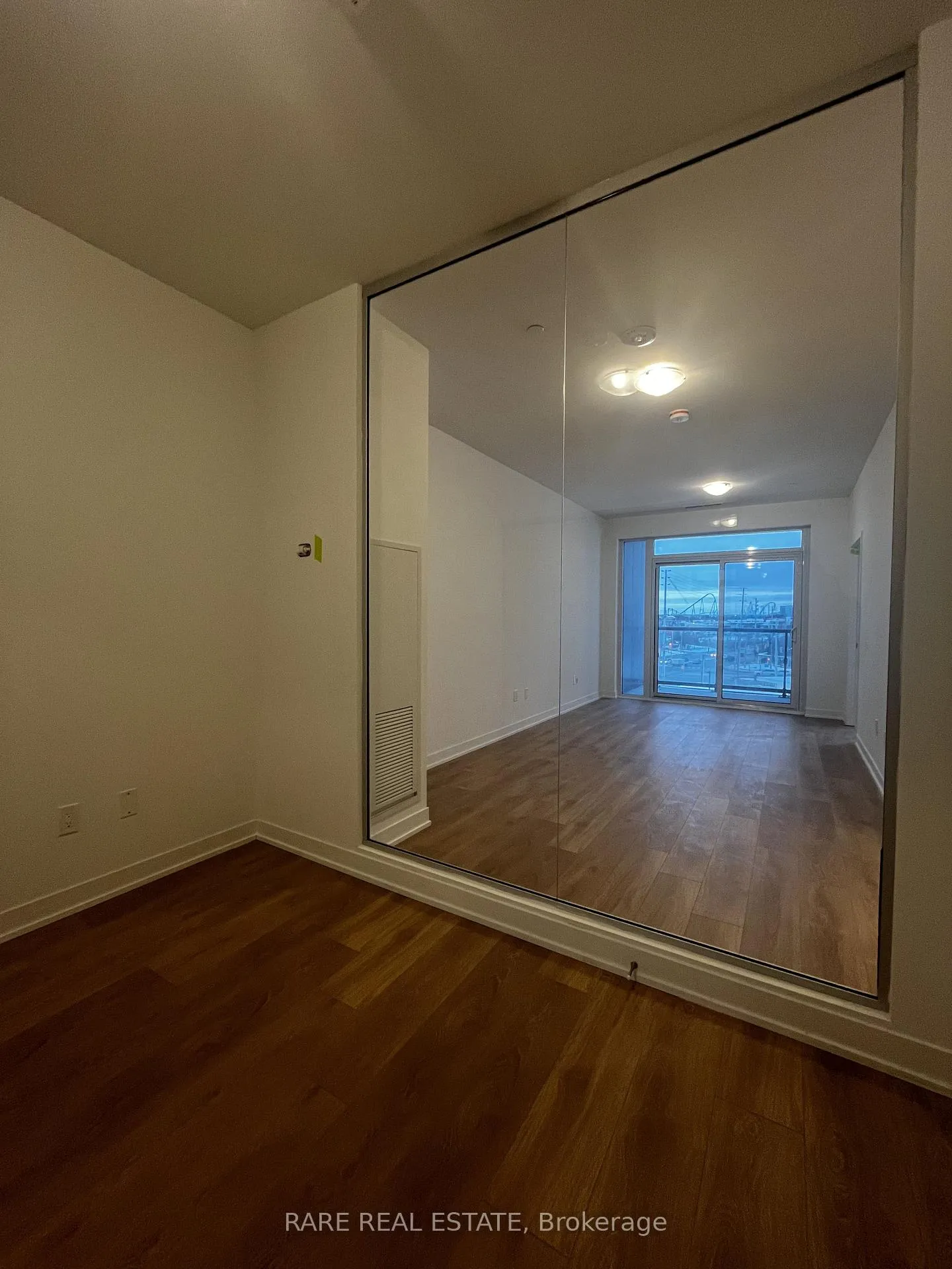 Photo 7 of Unit 437, 498 Caldari Road, Vaughan, Concord — HOMEH