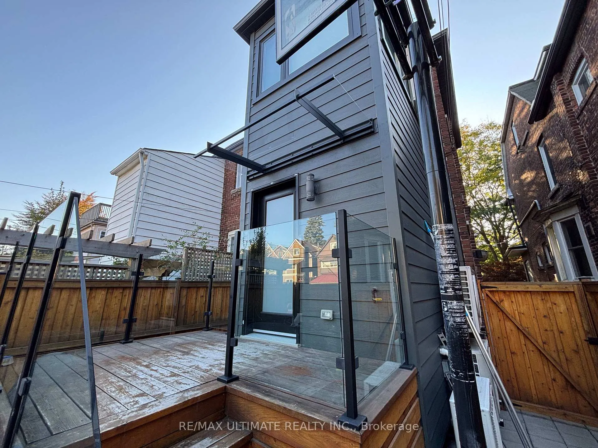 Photo 2 of Unit Main, 29 Brookmount Road, Toronto, The Beaches — HOMEH