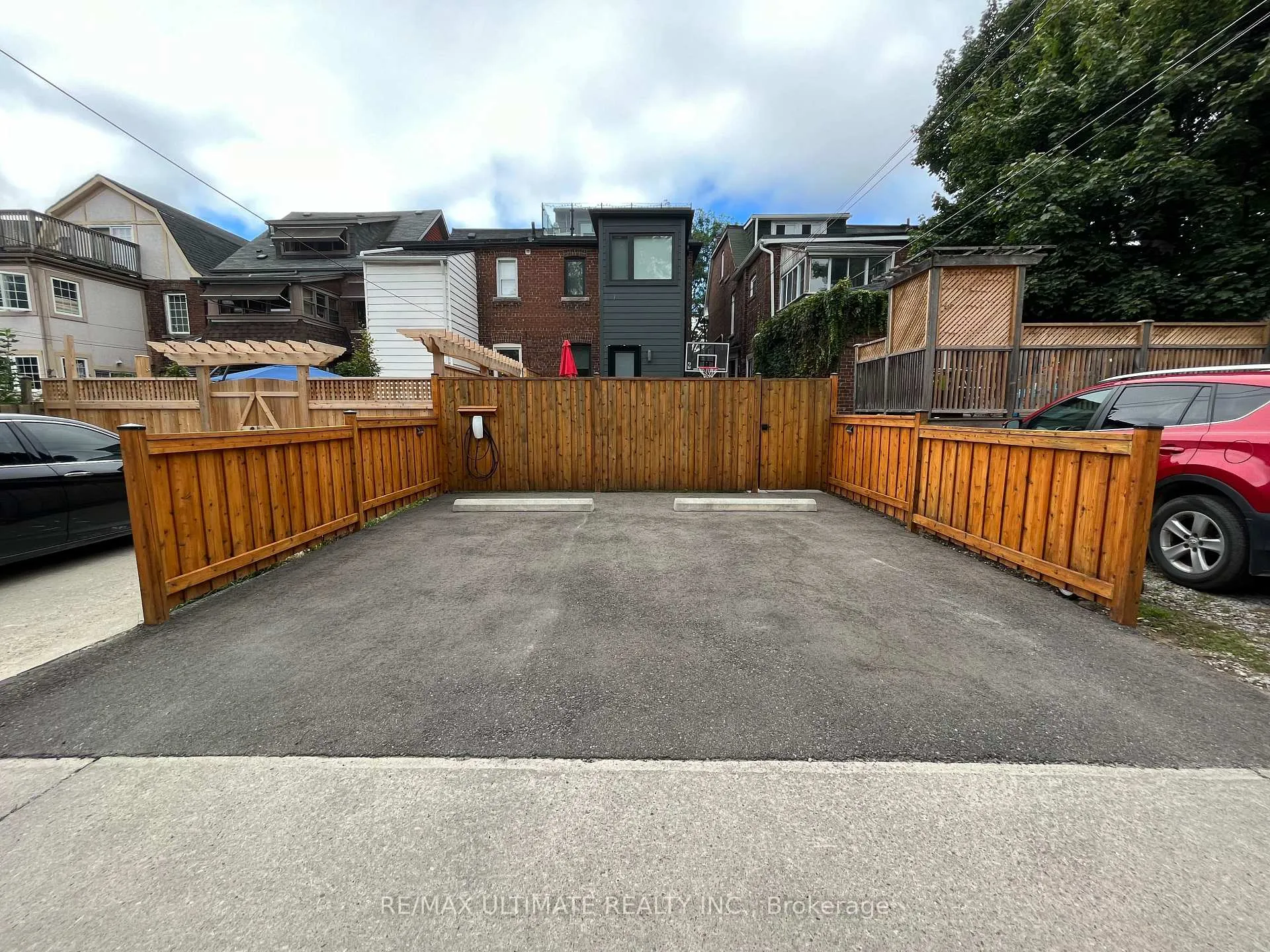Photo 3 of Unit Main, 29 Brookmount Road, Toronto, The Beaches — HOMEH