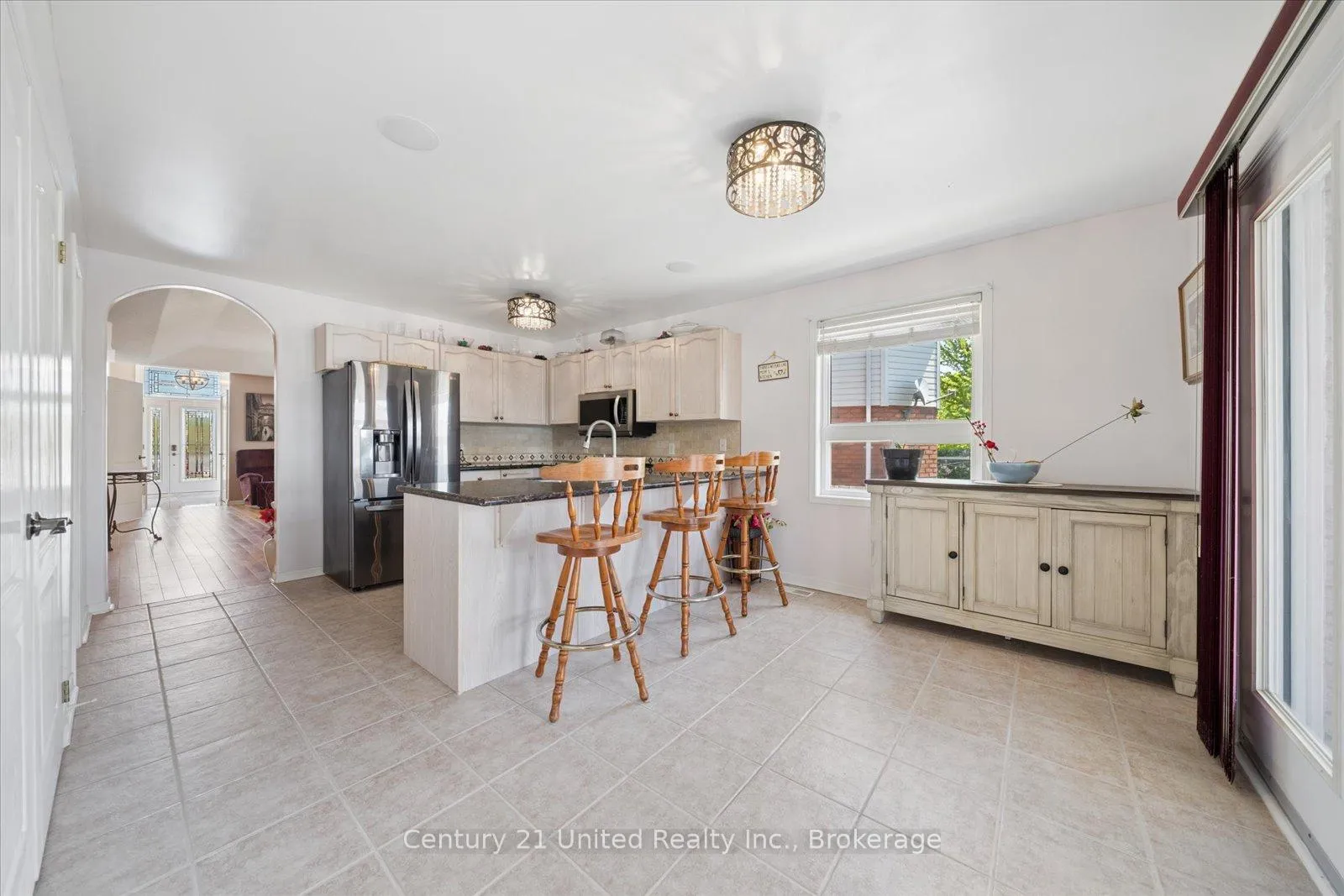 Photo 10 of 122 Parcells Crescent, Peterborough, Otonabee Ward 1 — HOMEH