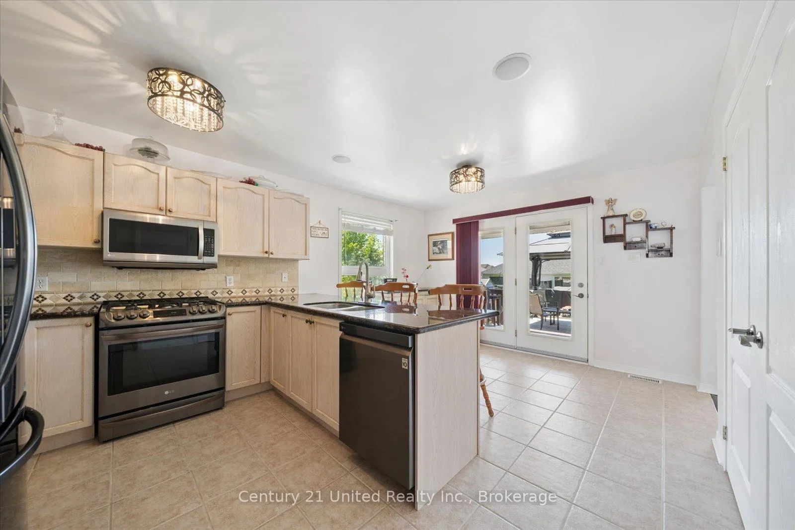 Photo 16 of 122 Parcells Crescent, Peterborough, Otonabee Ward 1 — HOMEH