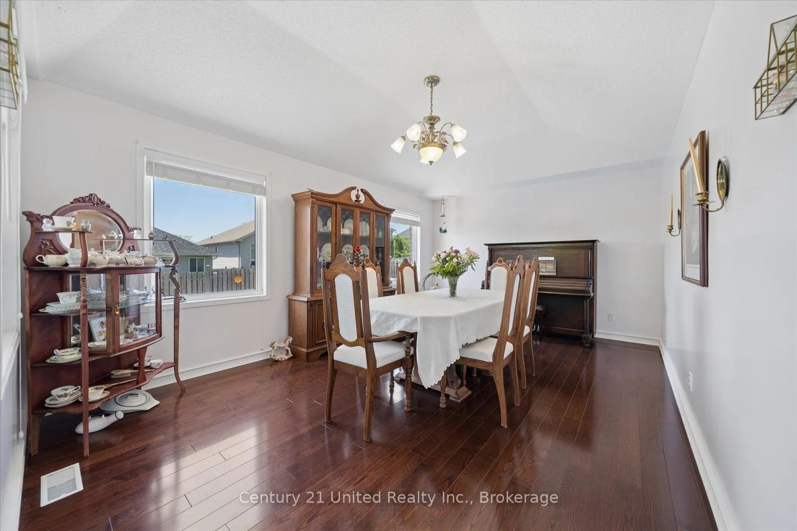 Photo 20 of 122 Parcells Crescent, Peterborough, Otonabee Ward 1 — HOMEH