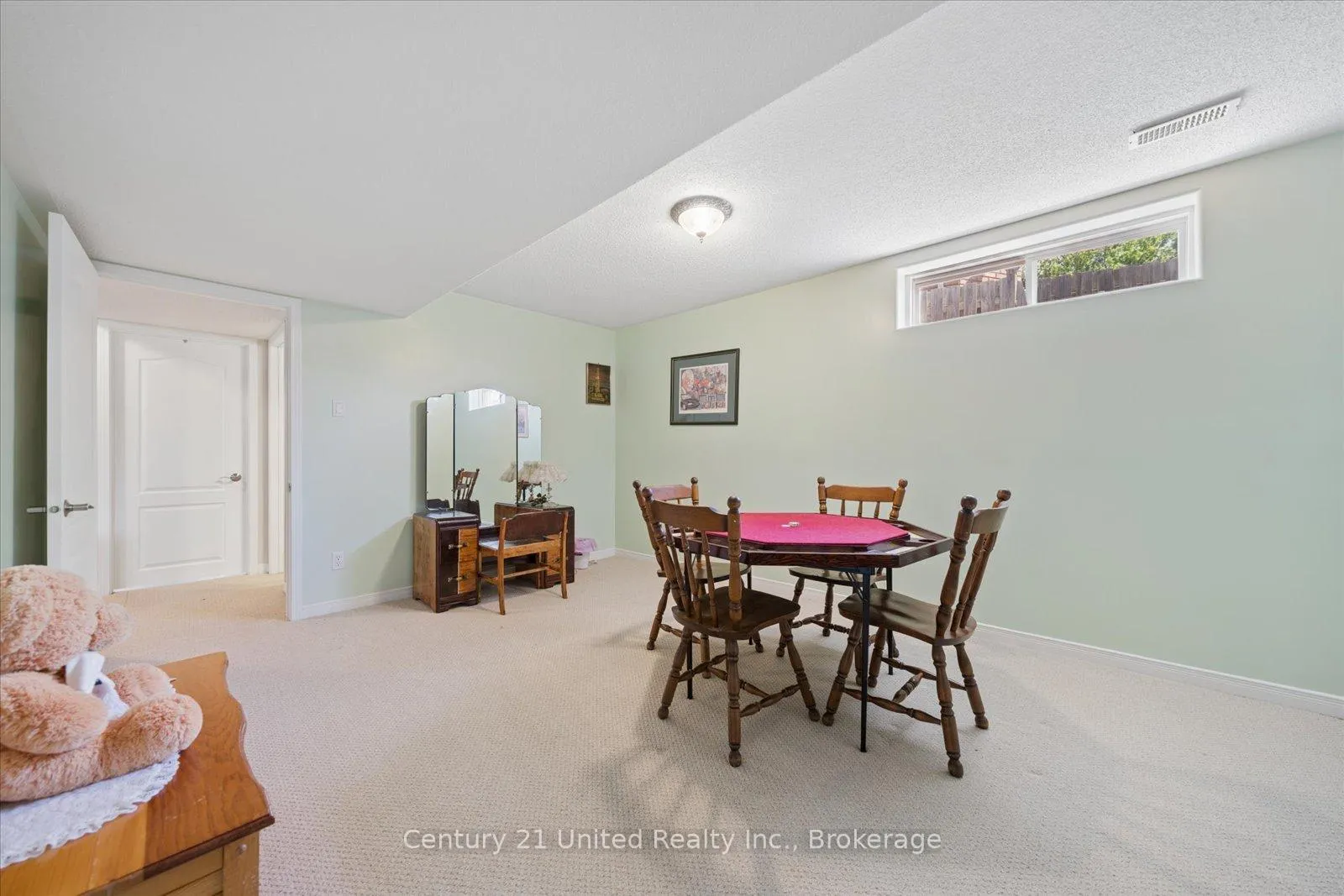 Photo 40 of 122 Parcells Crescent, Peterborough, Otonabee Ward 1 — HOMEH