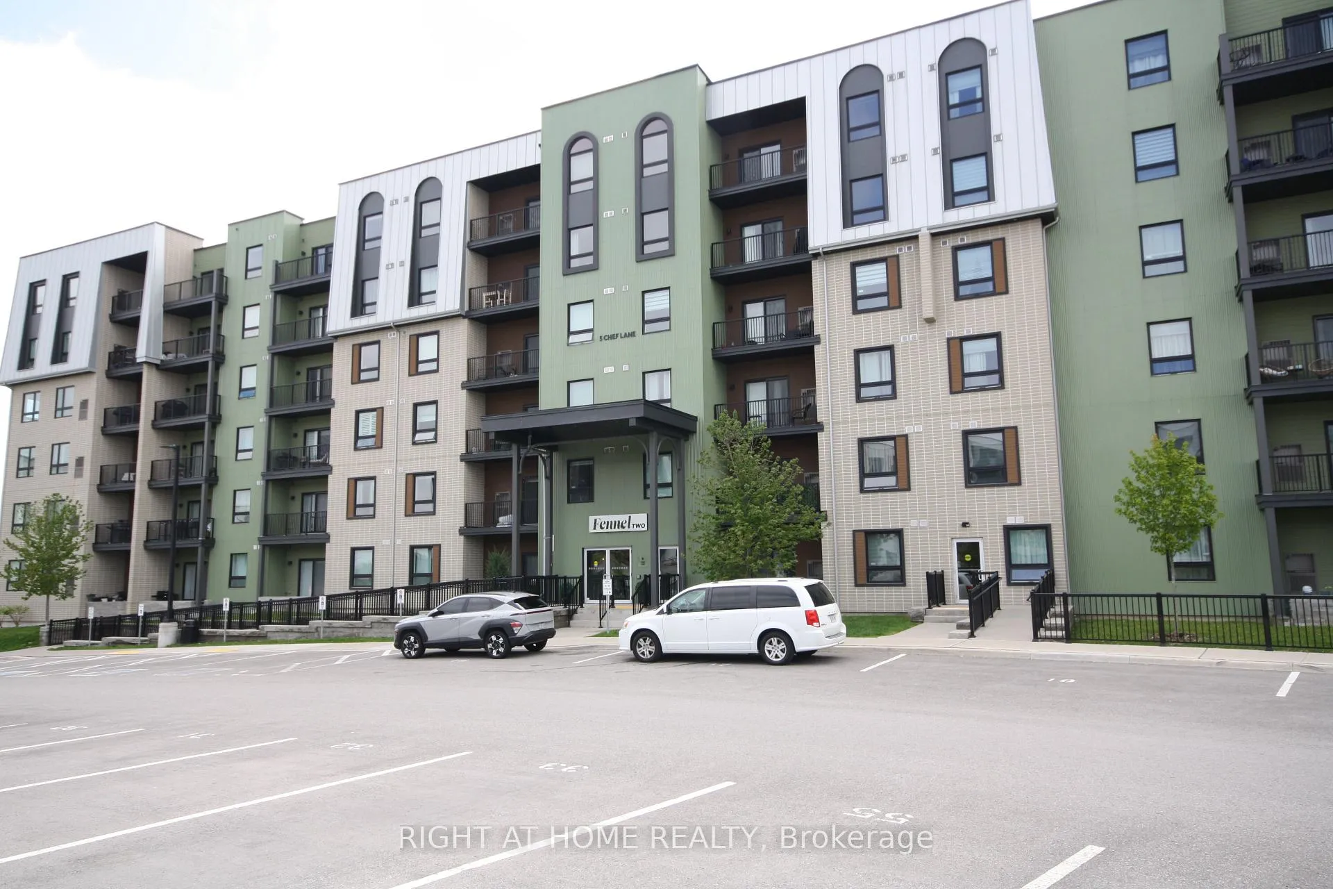 Photo 1 of Unit 108, 5 Chef Lane, Barrie, Rural Barrie Southeast — HOMEH