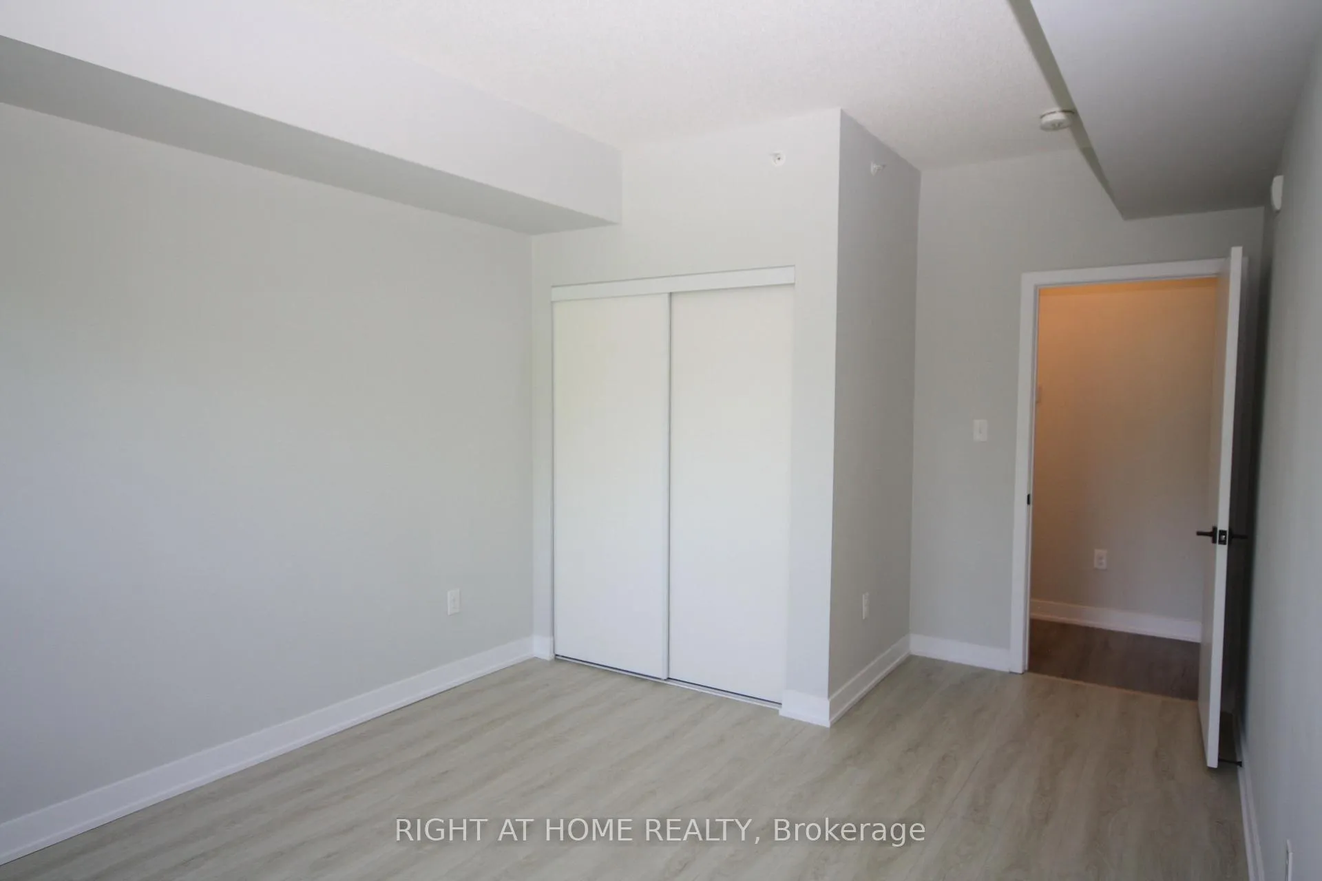 Photo 17 of Unit 108, 5 Chef Lane, Barrie, Rural Barrie Southeast — HOMEH