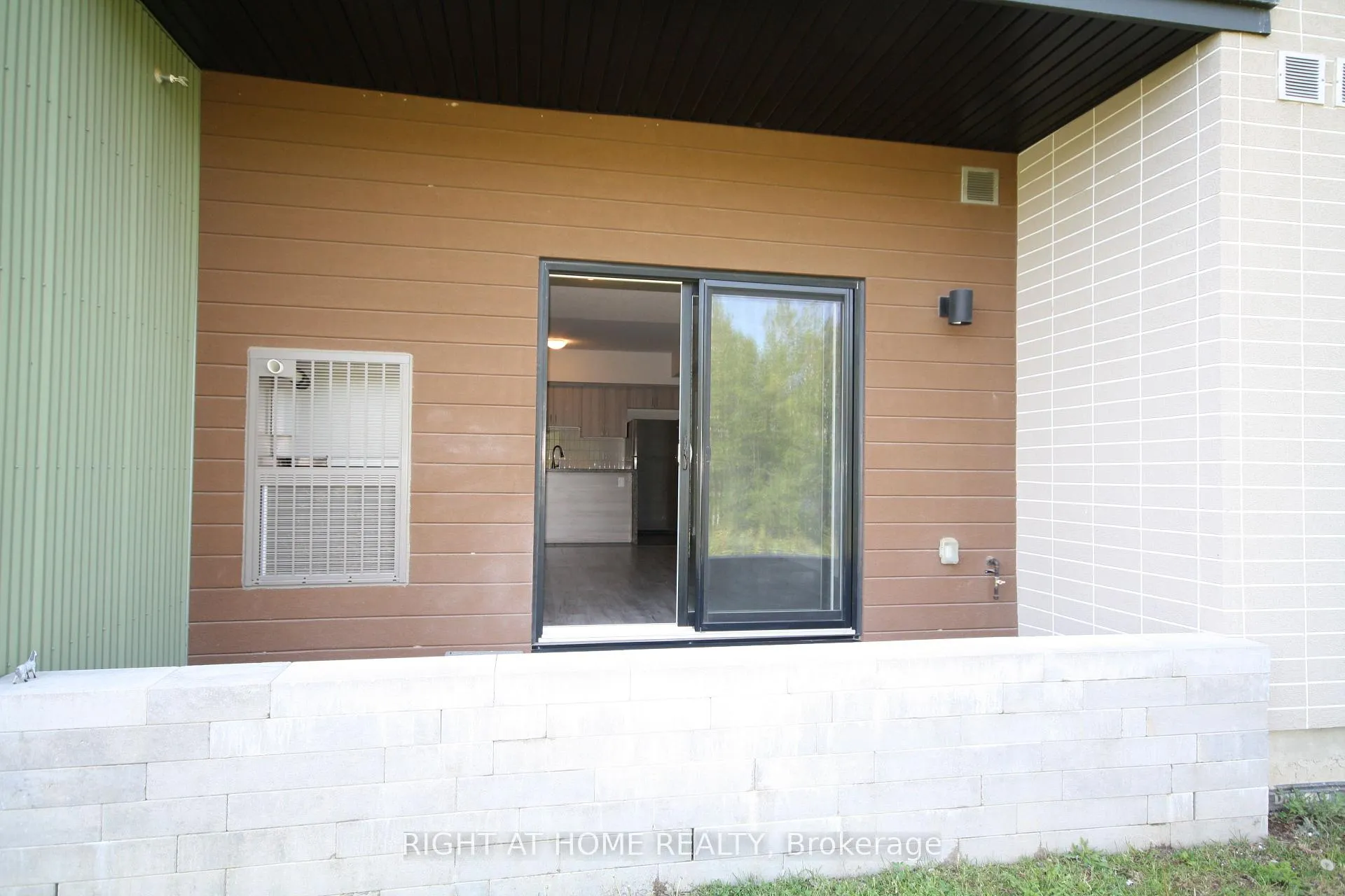 Photo 21 of Unit 108, 5 Chef Lane, Barrie, Rural Barrie Southeast — HOMEH