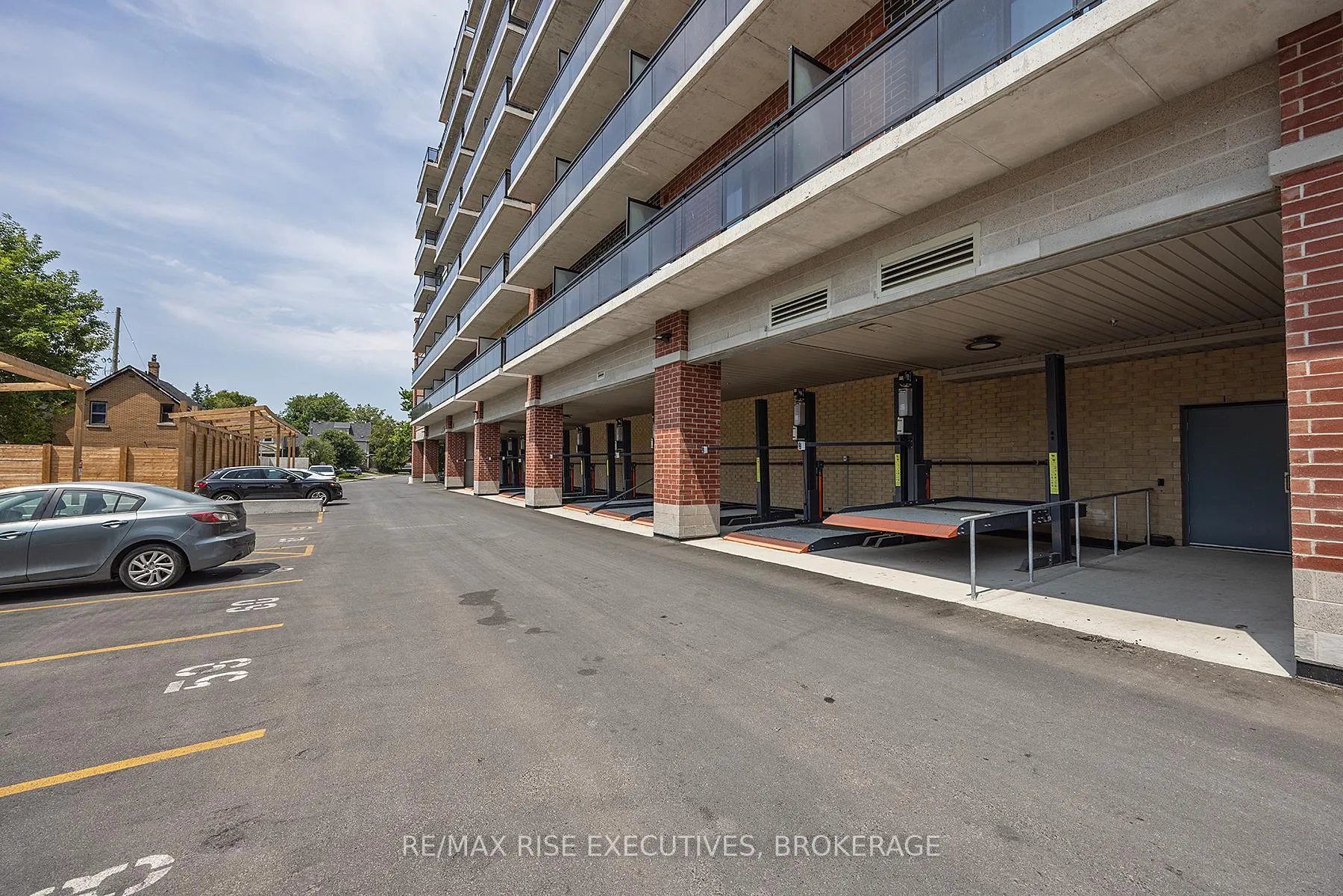 Photo 3 of Unit 515, 652 Princess Street, Kingston, Central City East — HOMEH