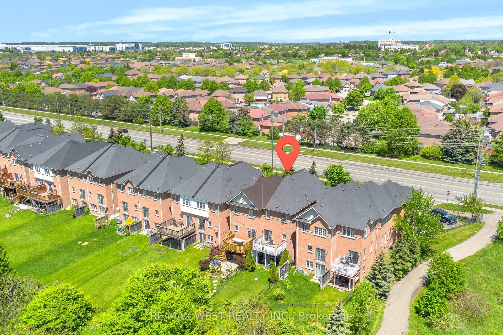 Photo 5 of Unit 3, 9704 Mclaughlin Road N, Brampton, Fletcher's Creek Village — HOMEH