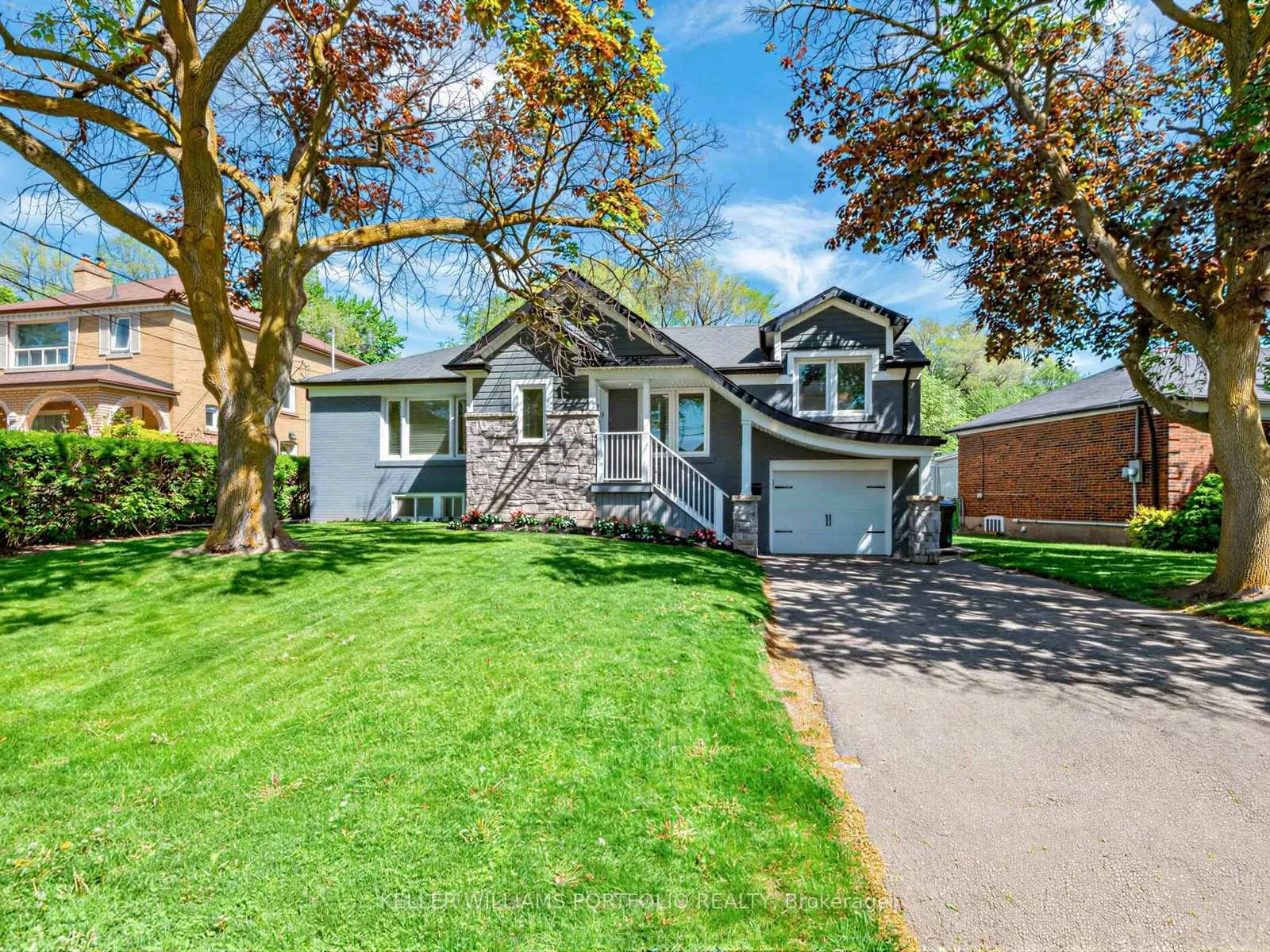 Photo 1 of 81 Lynnhaven Road N, Toronto, Englemount-Lawrence — HOMEH