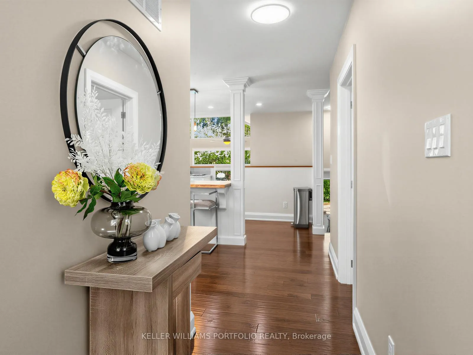 Photo 3 of 81 Lynnhaven Road N, Toronto, Englemount-Lawrence — HOMEH