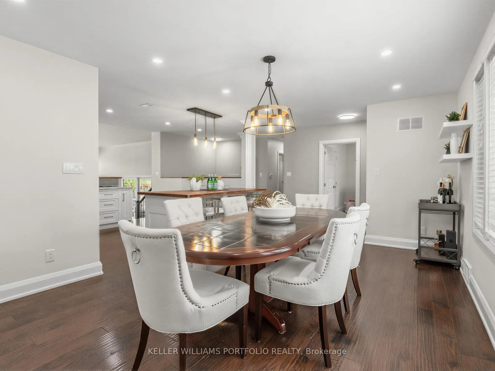Photo 5 of 81 Lynnhaven Road N, Toronto, Englemount-Lawrence — HOMEH