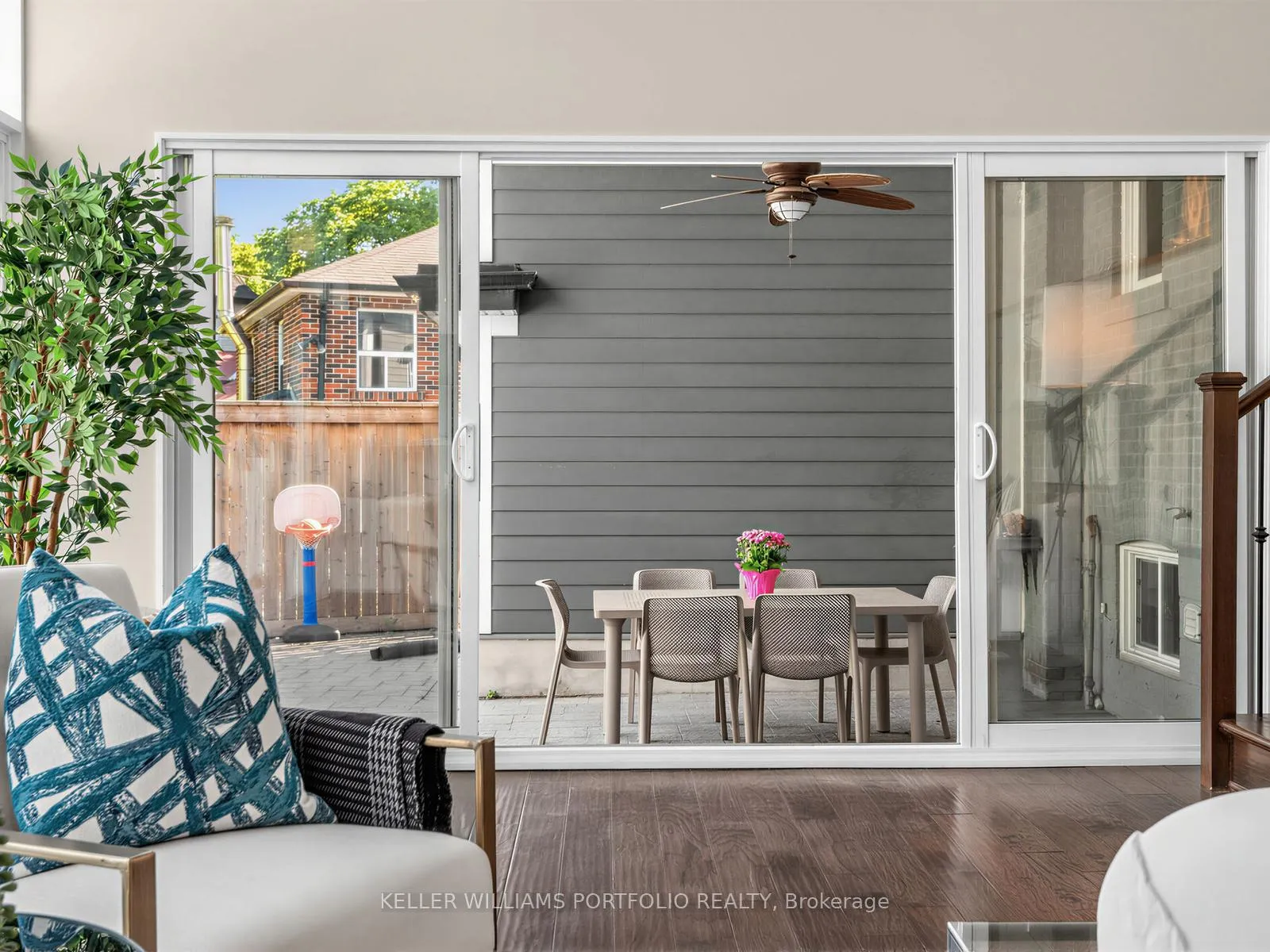 Photo 13 of 81 Lynnhaven Road N, Toronto, Englemount-Lawrence — HOMEH