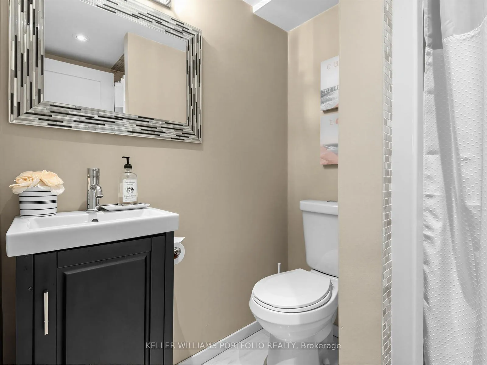 Photo 21 of 81 Lynnhaven Road N, Toronto, Englemount-Lawrence — HOMEH