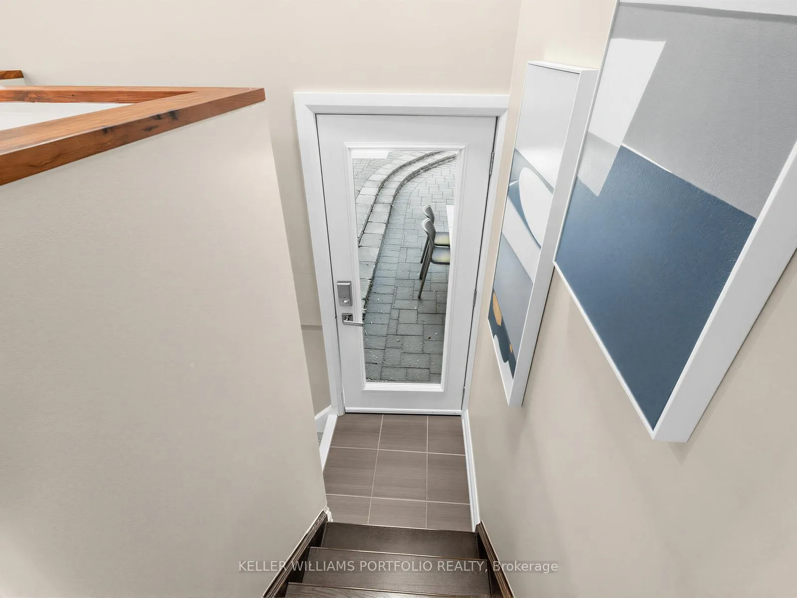 Photo 23 of 81 Lynnhaven Road N, Toronto, Englemount-Lawrence — HOMEH