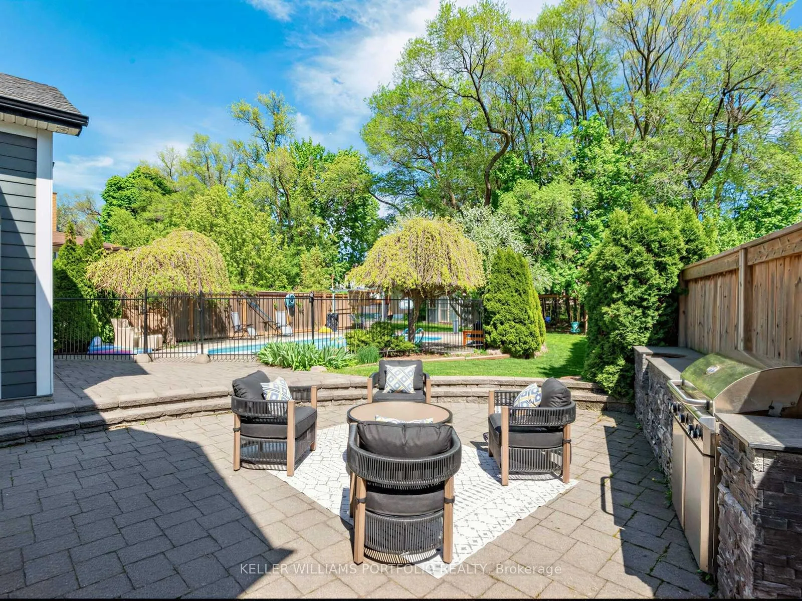 Photo 24 of 81 Lynnhaven Road N, Toronto, Englemount-Lawrence — HOMEH